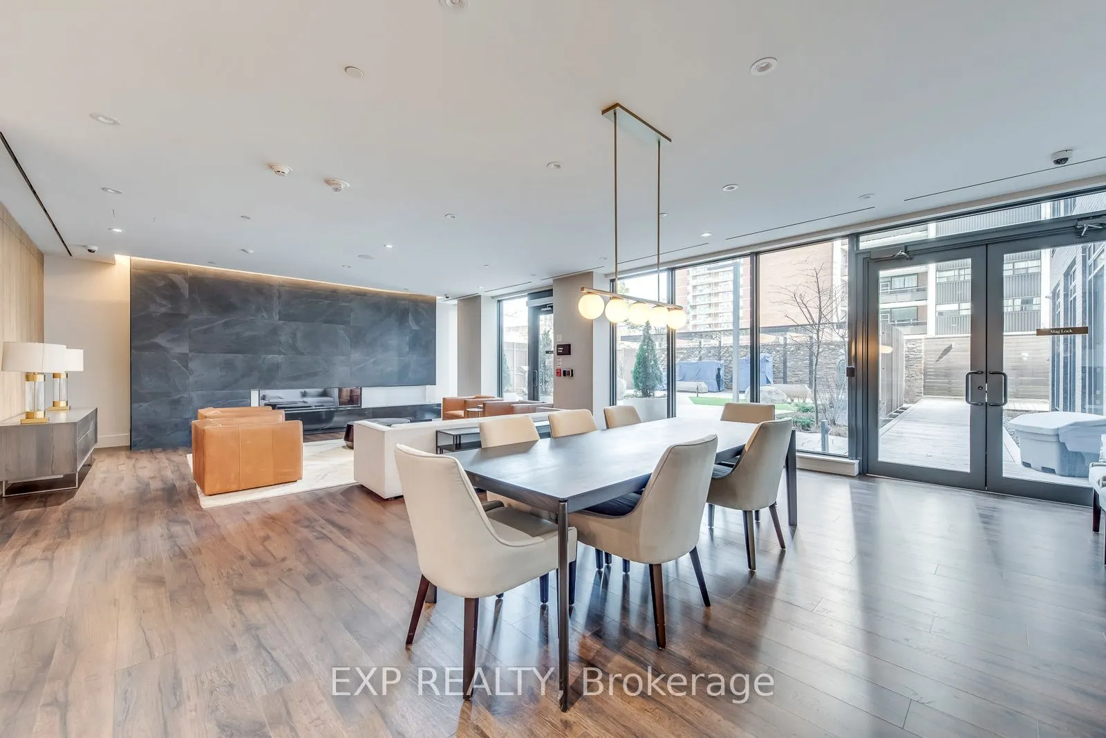 21 Park Street E, #312
