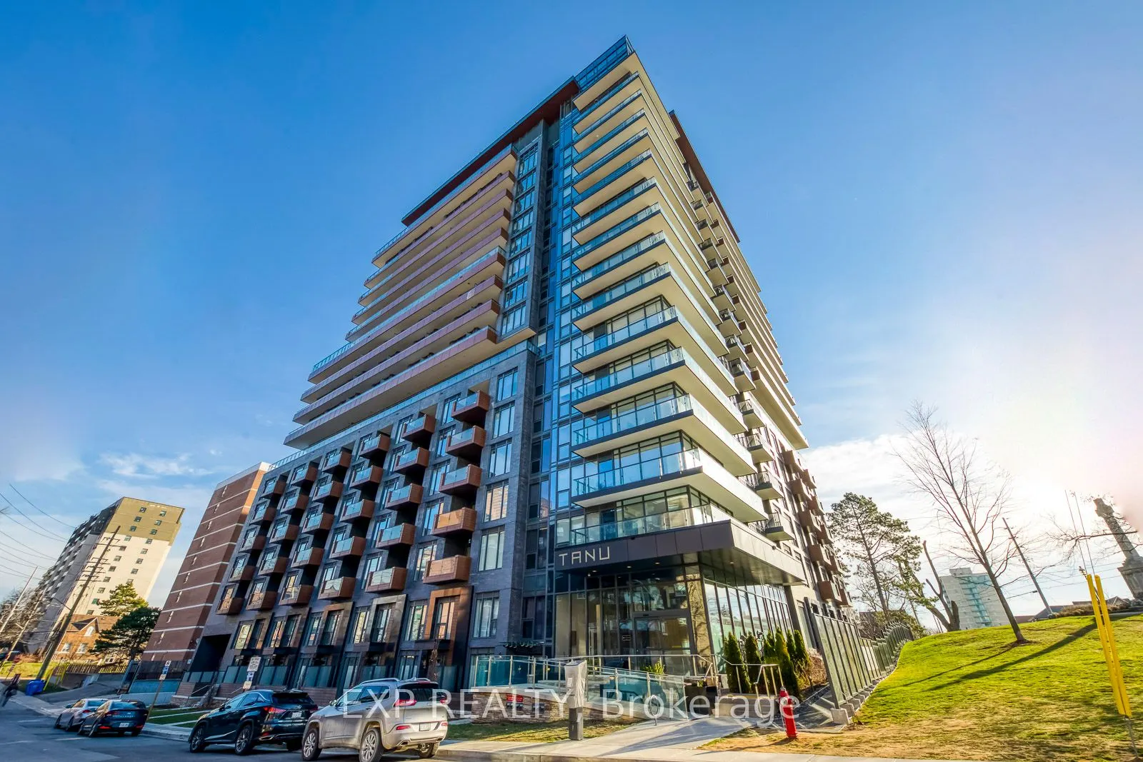 21 Park Street E, #312