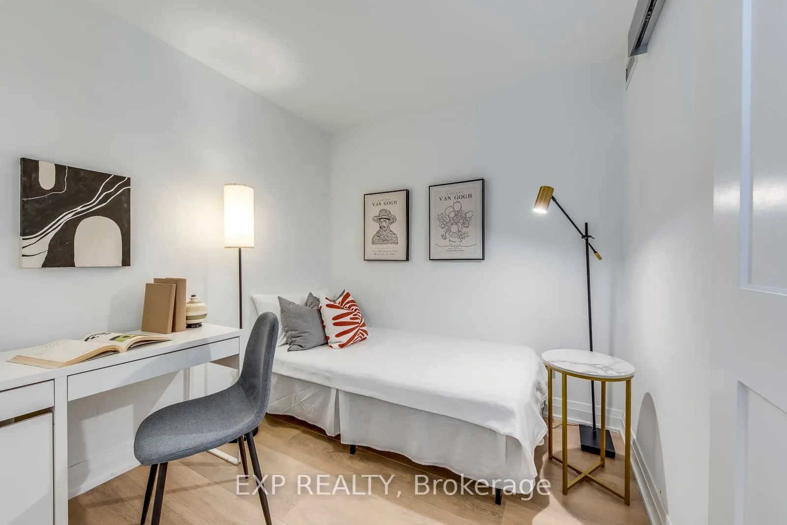 21 Park Street E, #312