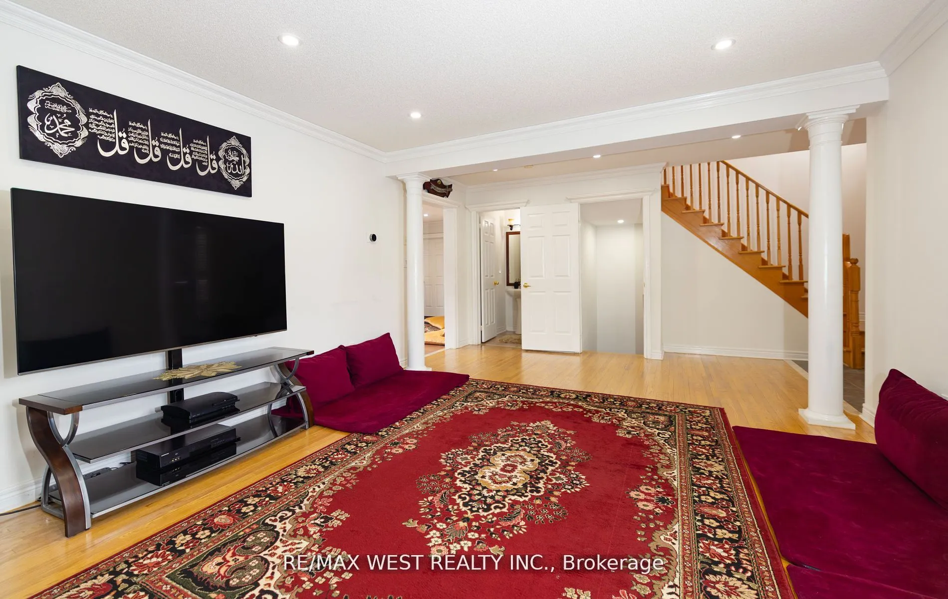 56 Meadow Oak Place