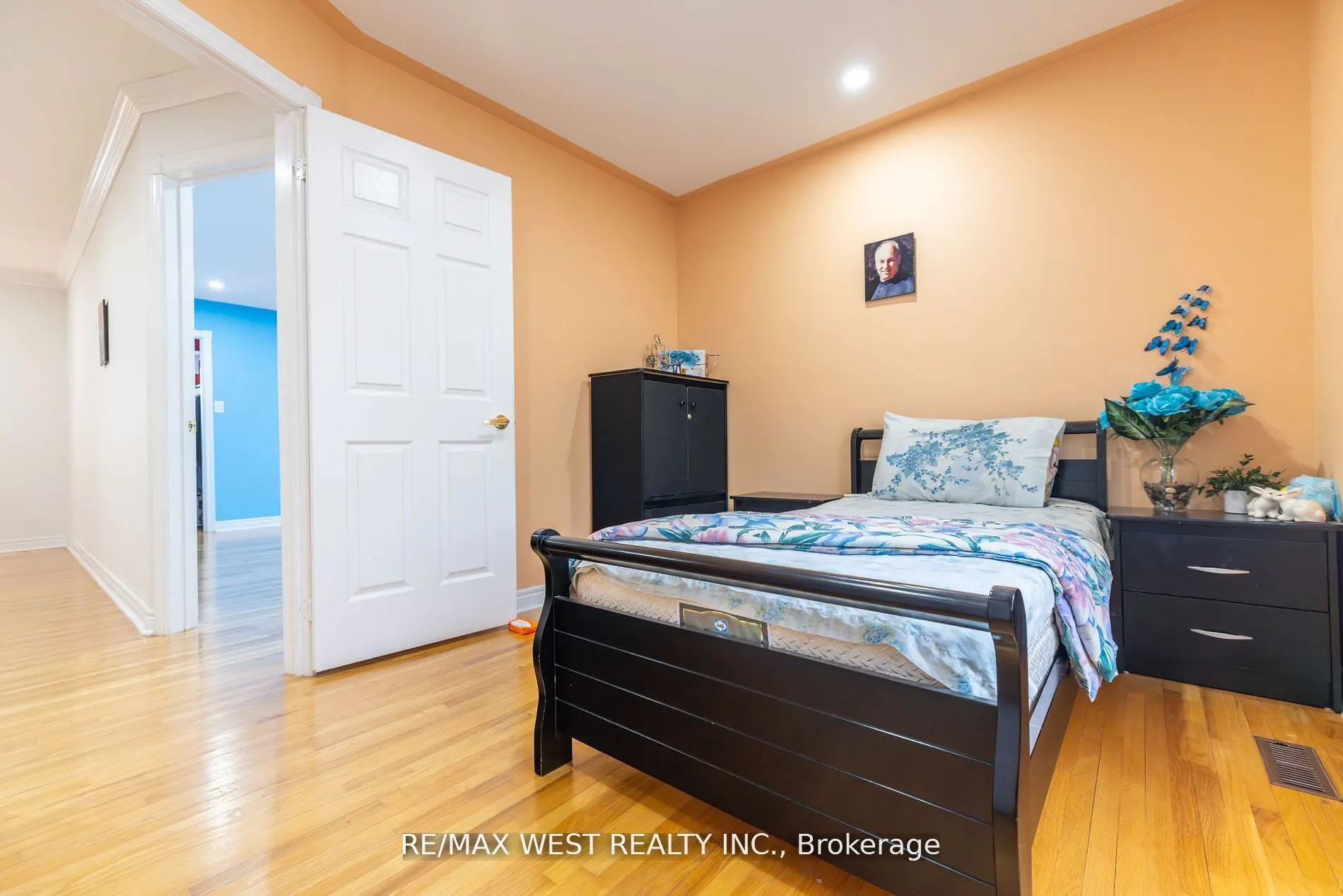56 Meadow Oak Place