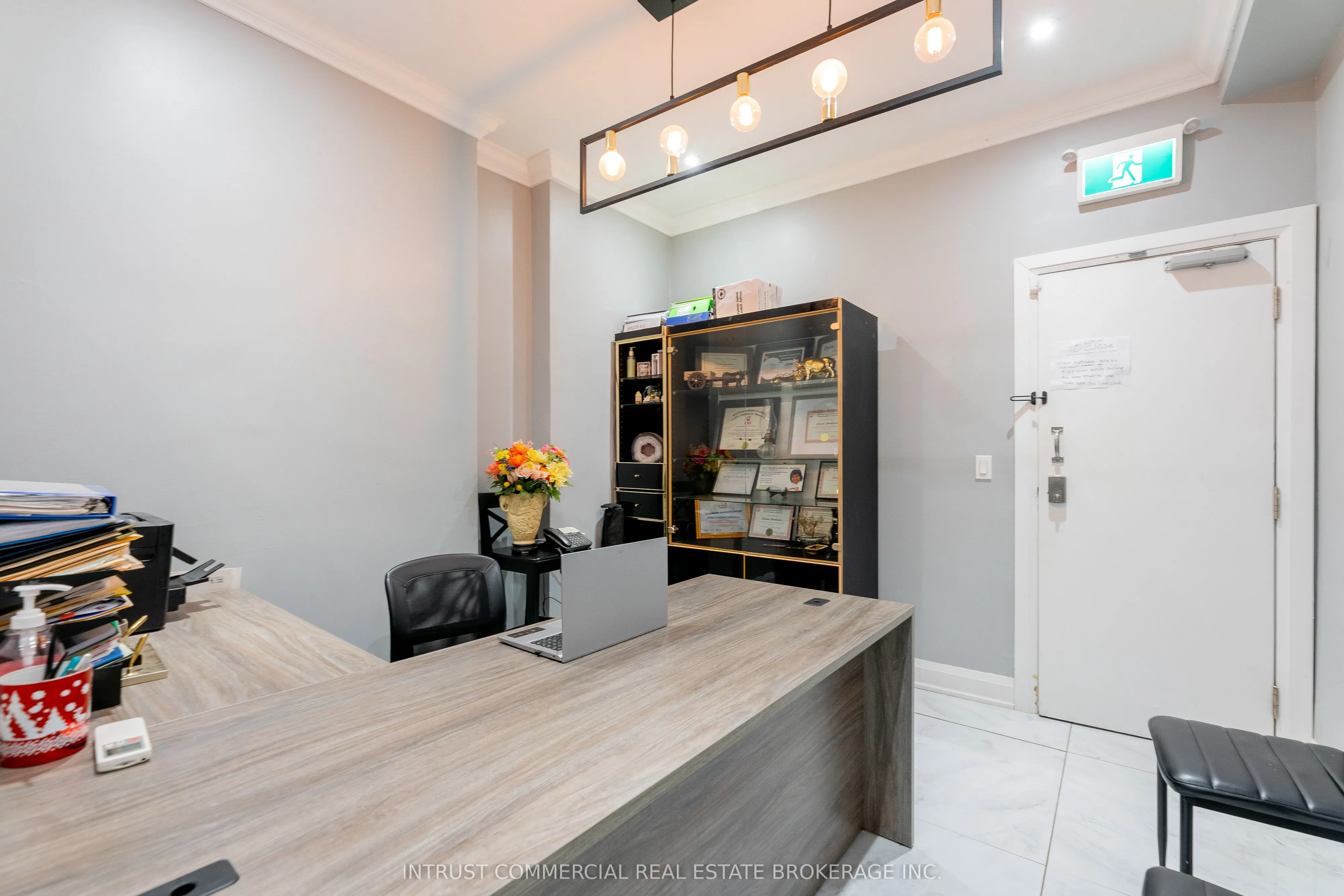 2544 Eglinton Avenue W
