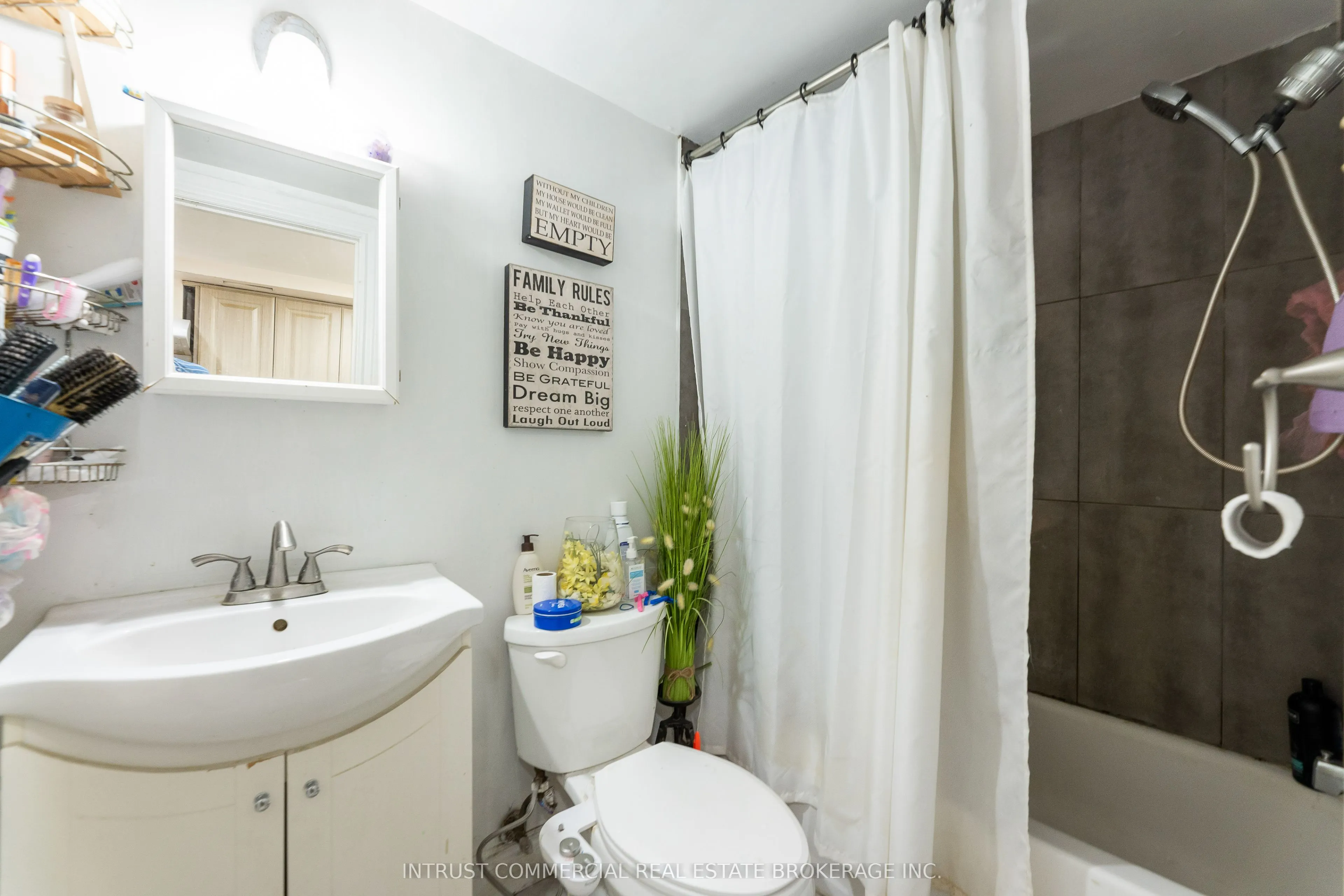 2544 Eglinton Avenue W
