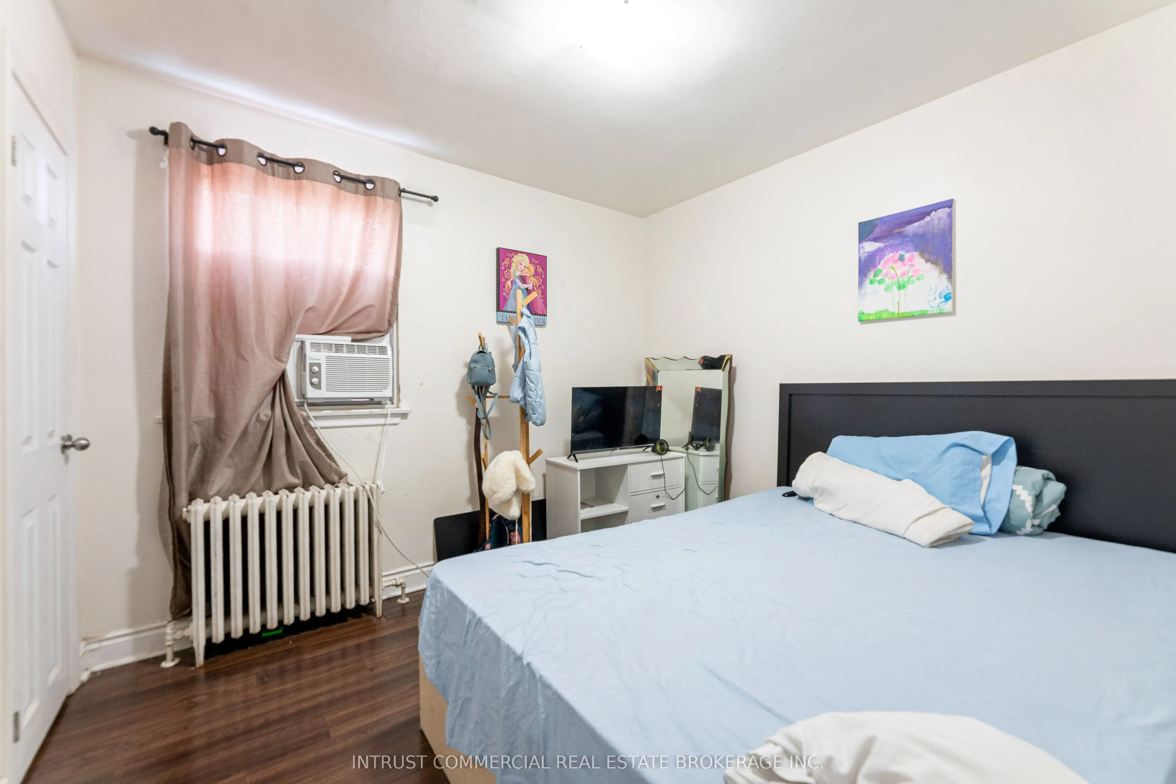 2544 Eglinton Avenue W