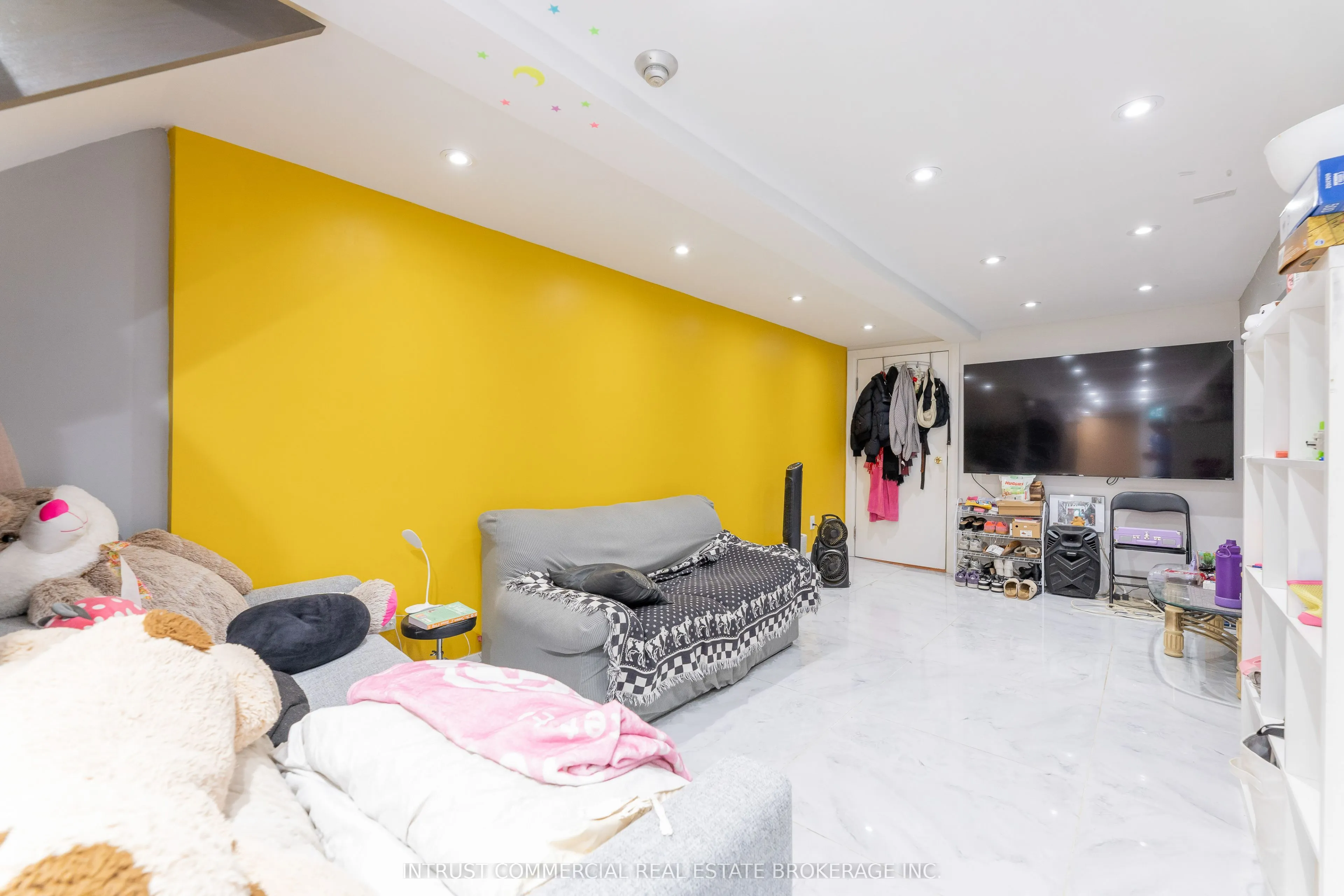 2544 Eglinton Avenue W