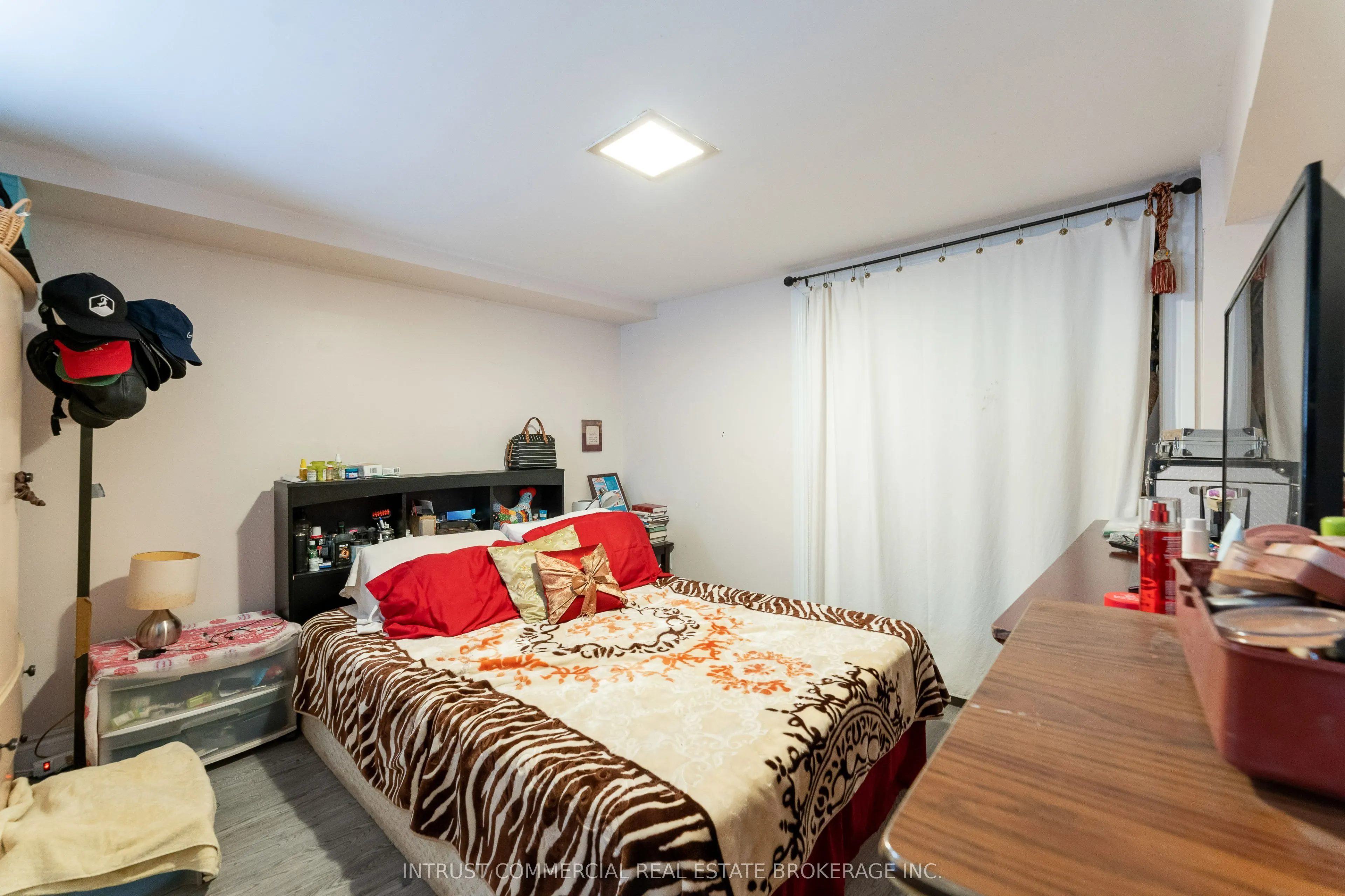 2544 Eglinton Avenue W