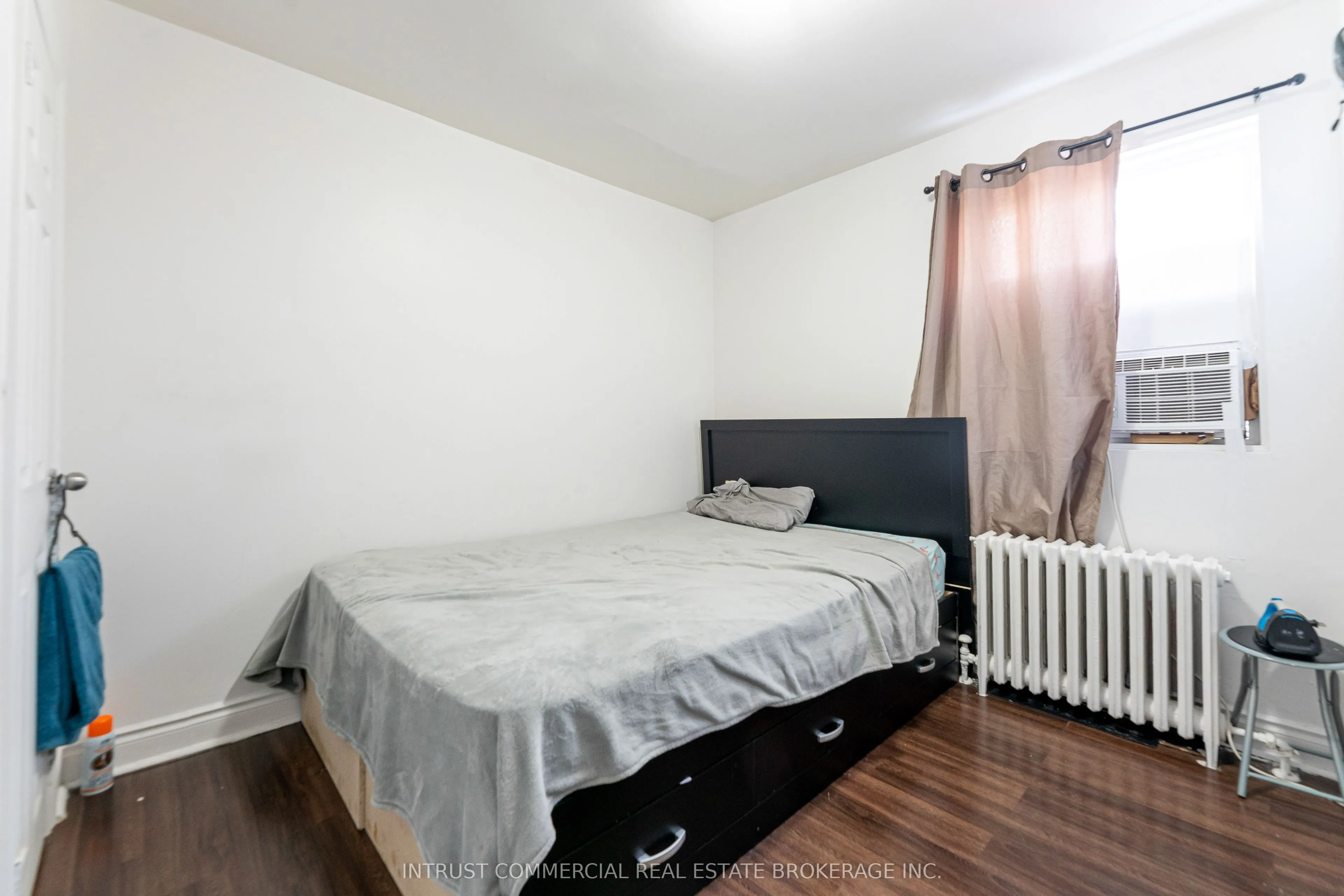 2544 Eglinton Avenue W