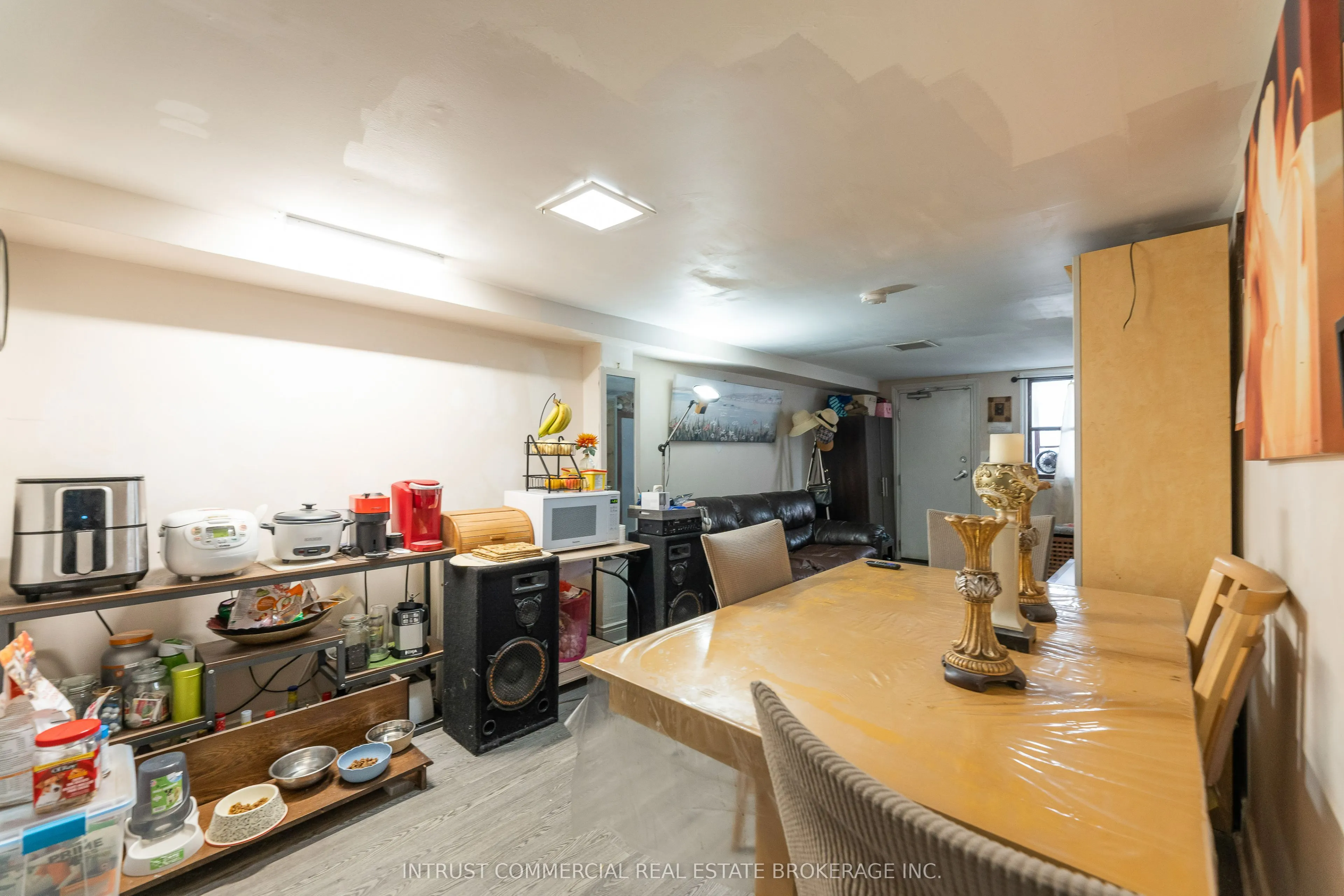 2544 Eglinton Avenue W