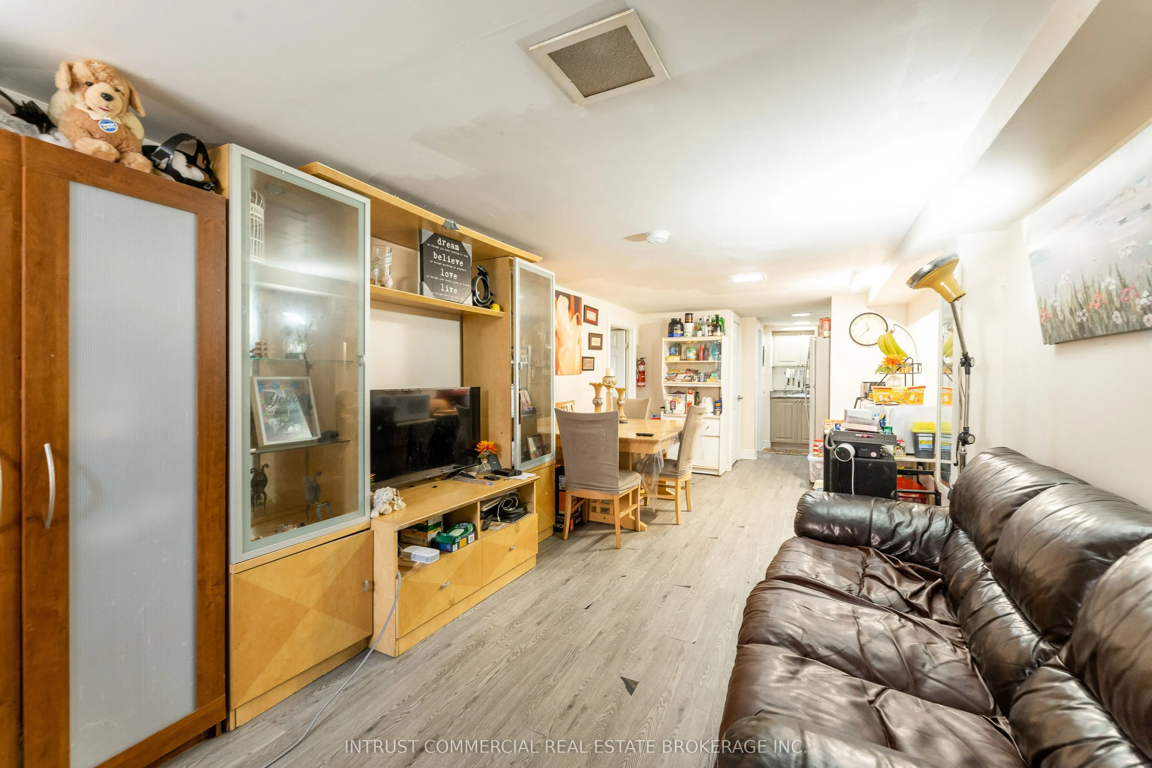 2544 Eglinton Avenue W