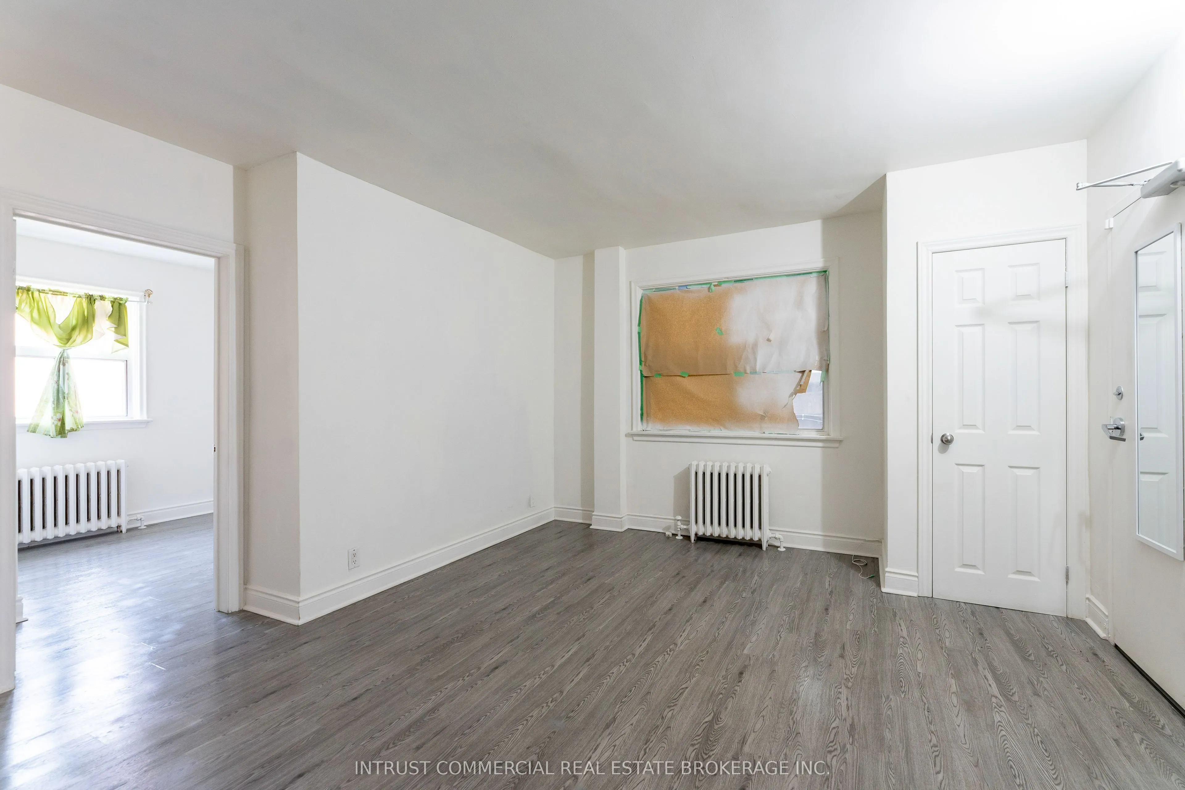 2544 Eglinton Avenue W