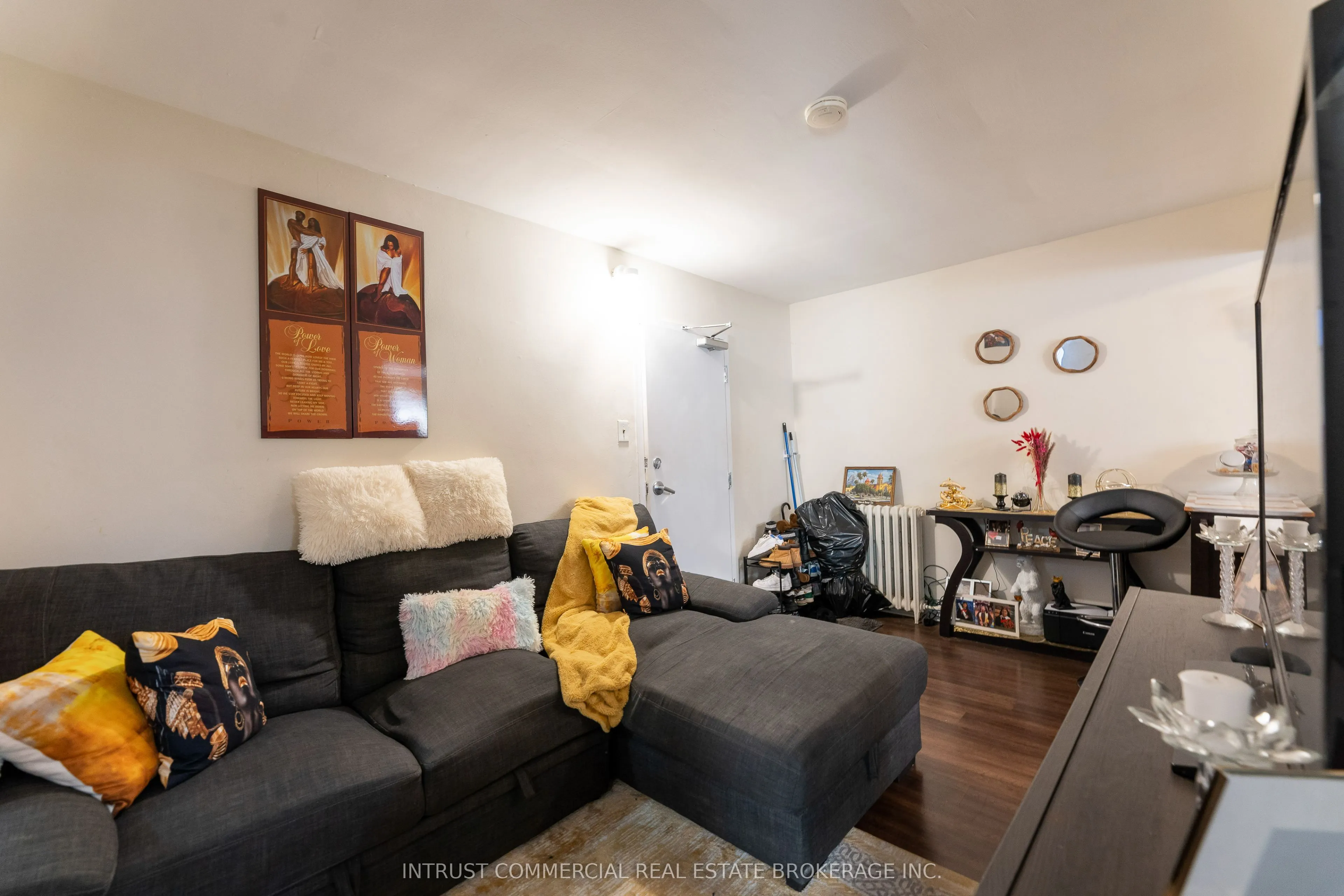 2544 Eglinton Avenue W