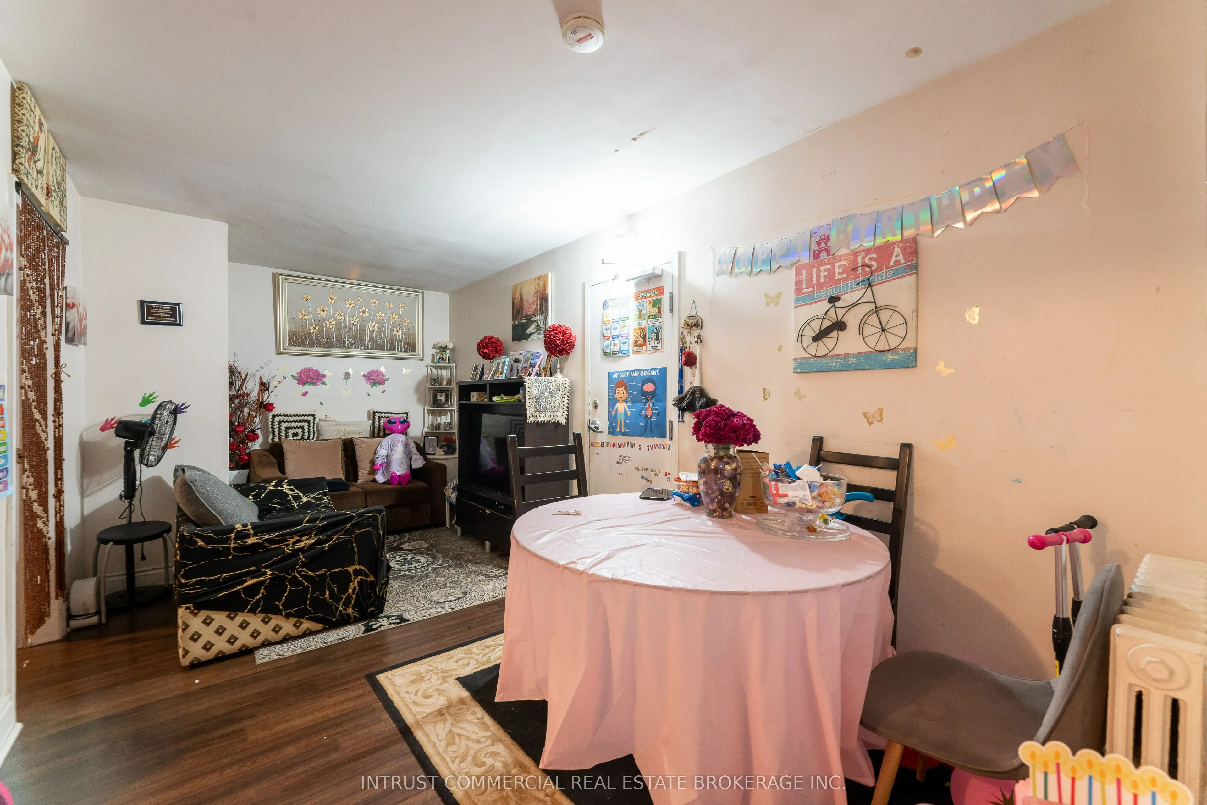 2544 Eglinton Avenue W