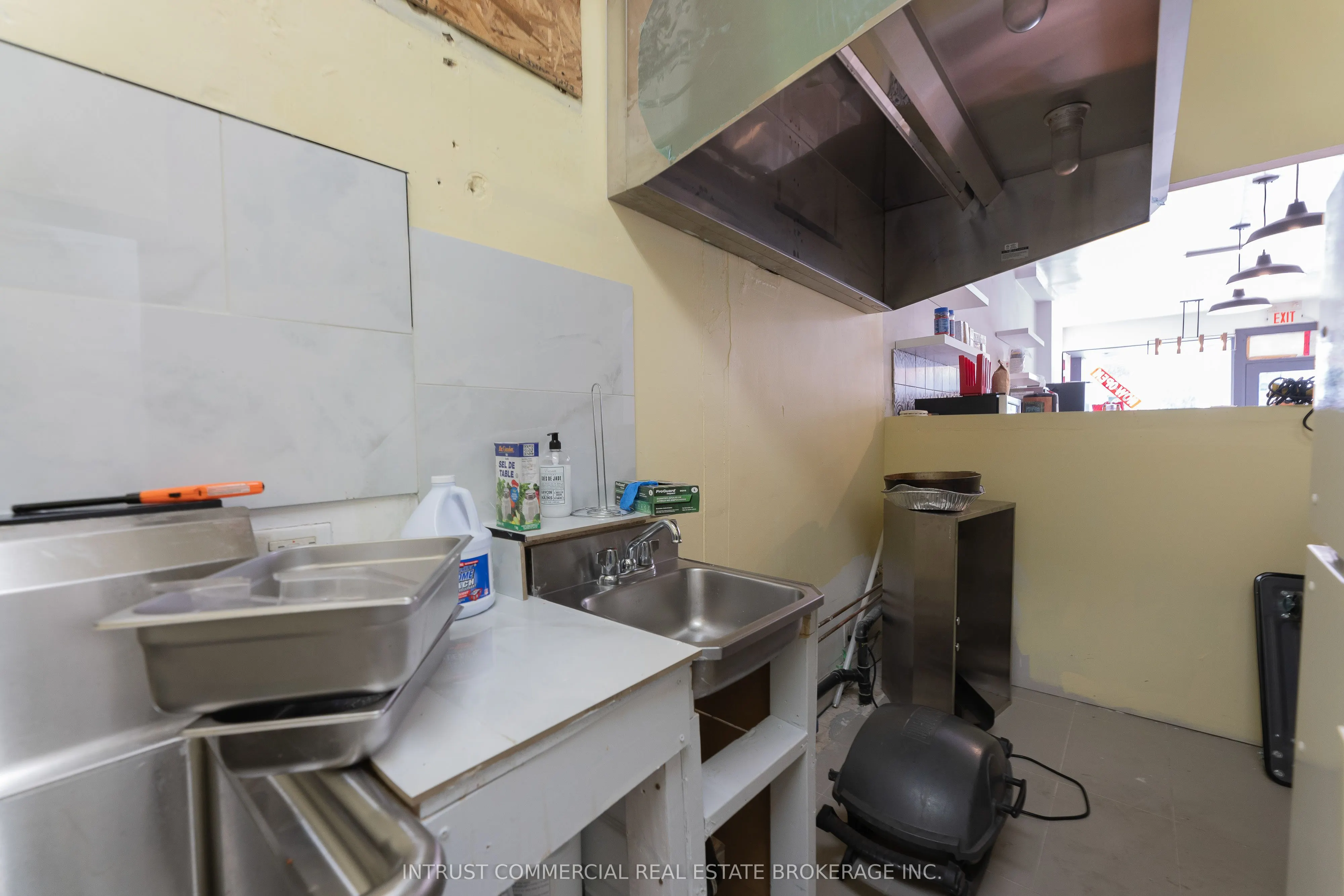 2544 Eglinton Avenue W