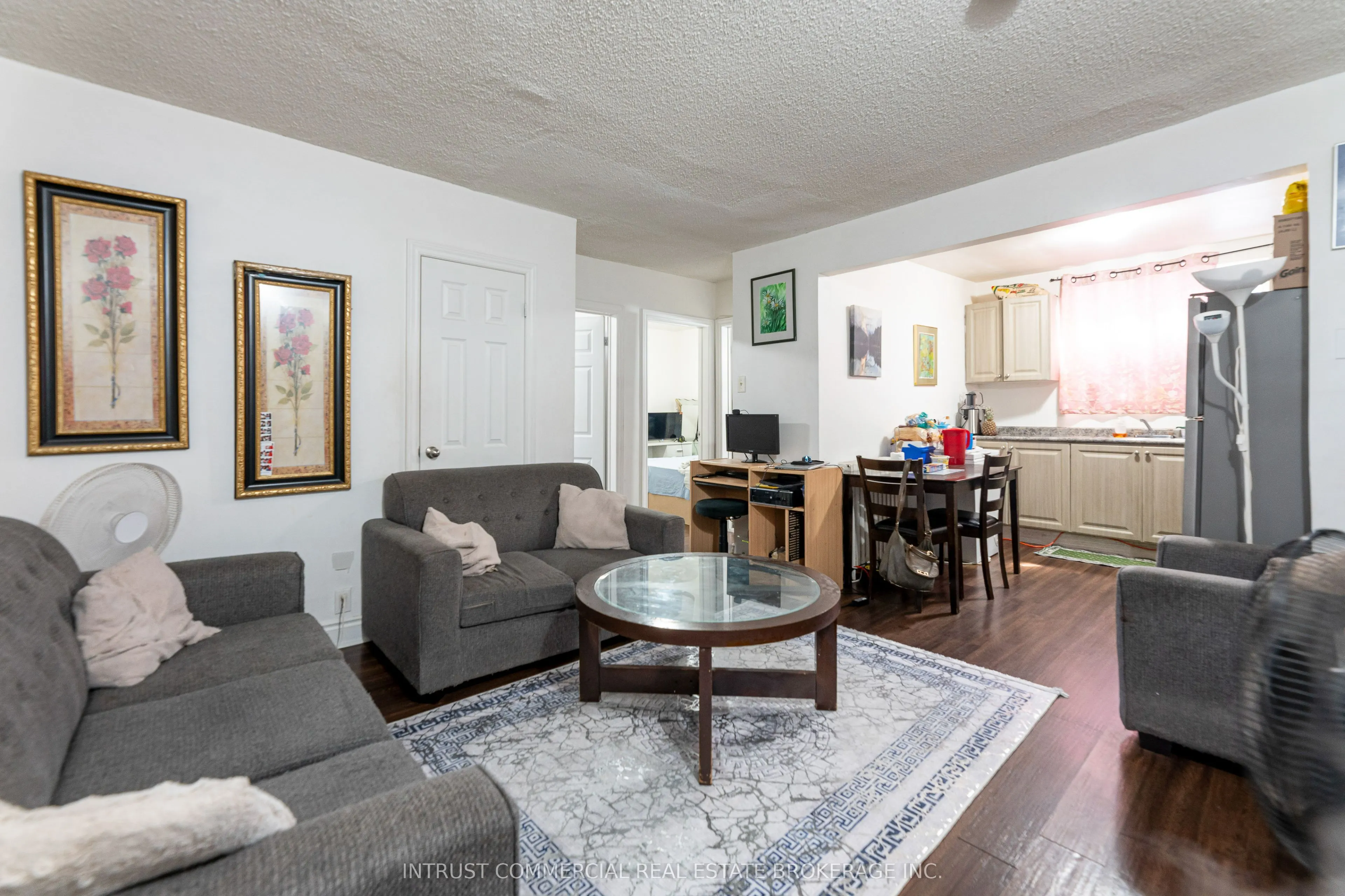 2544 Eglinton Avenue W