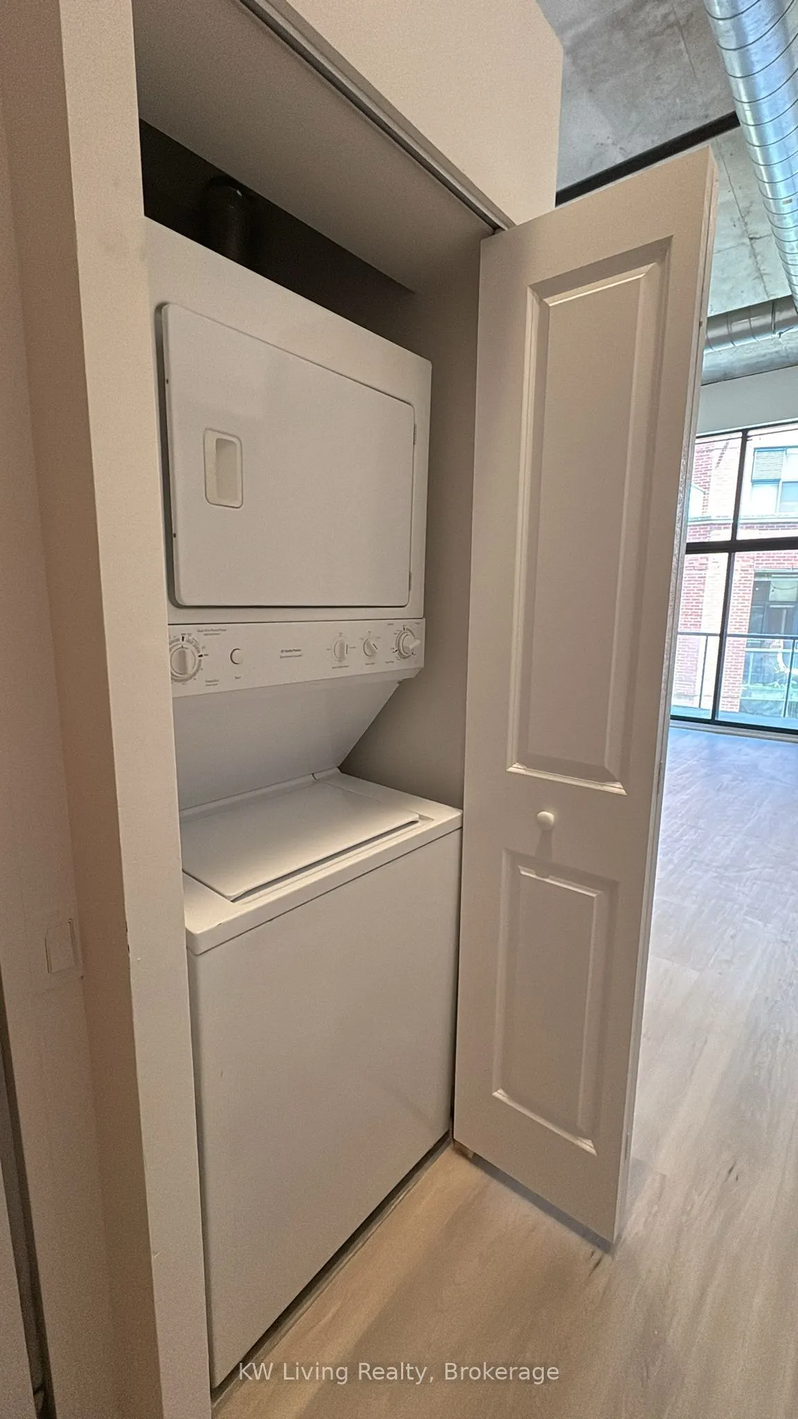363 Sorauren Avenue, #318