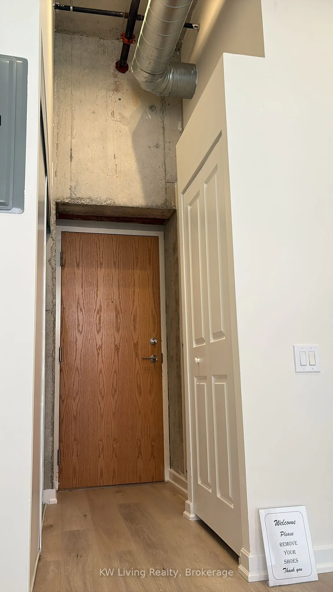 363 Sorauren Avenue, #318
