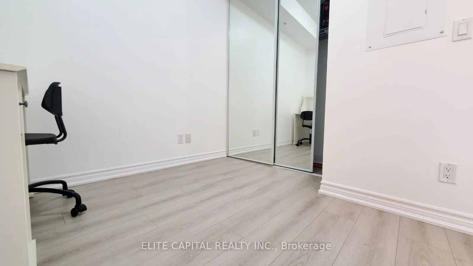 15 James Finlay Way, #904