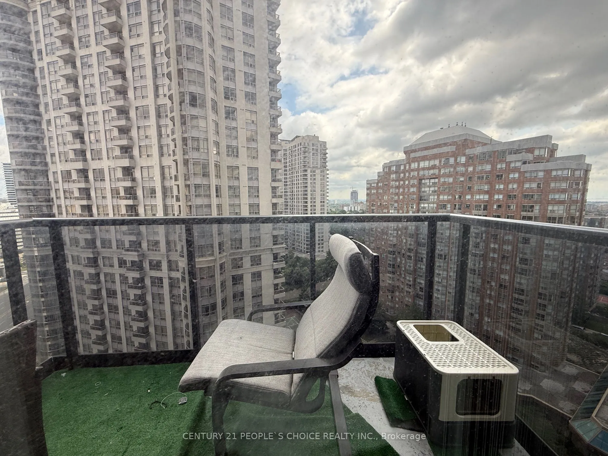 330 Burnhamthorpe Road W, #1807