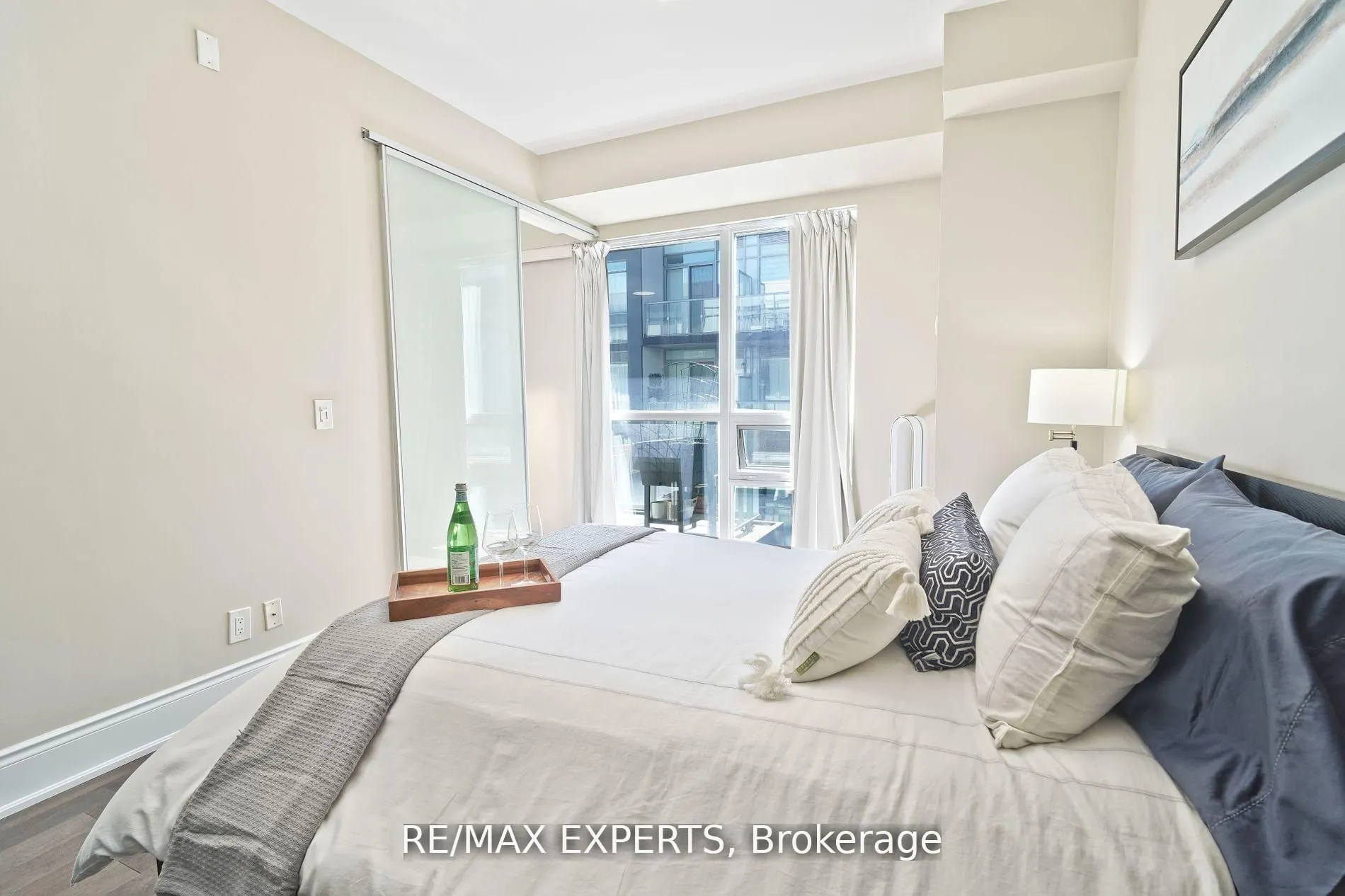 15 James Finlay Way, #1017