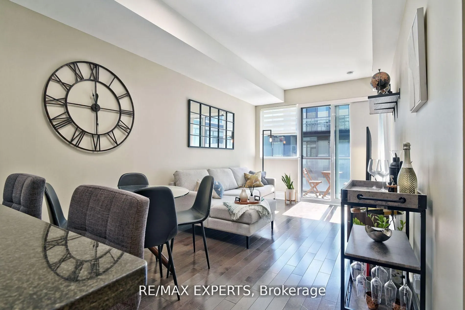 15 James Finlay Way, #1017