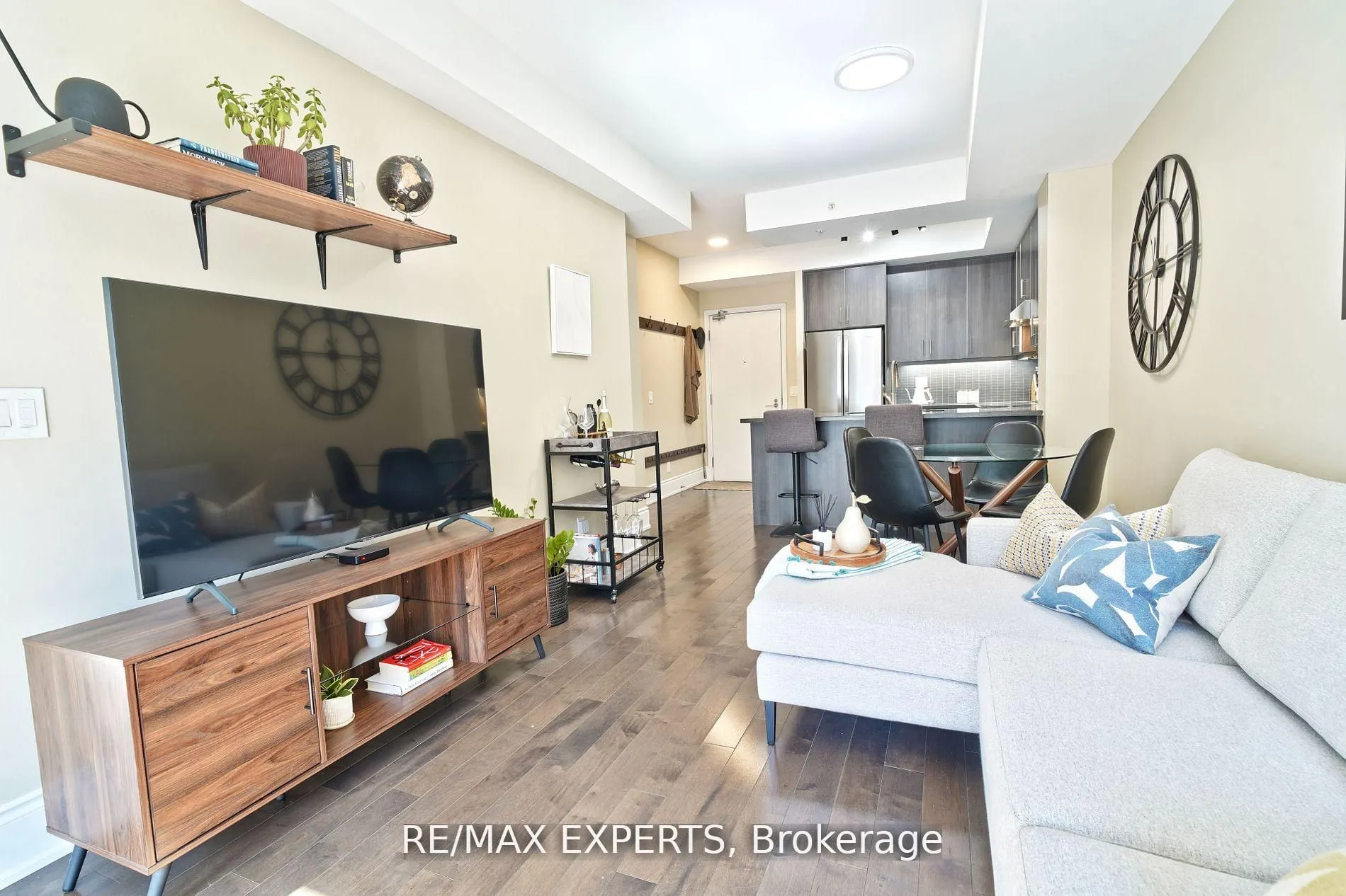 15 James Finlay Way, #1017