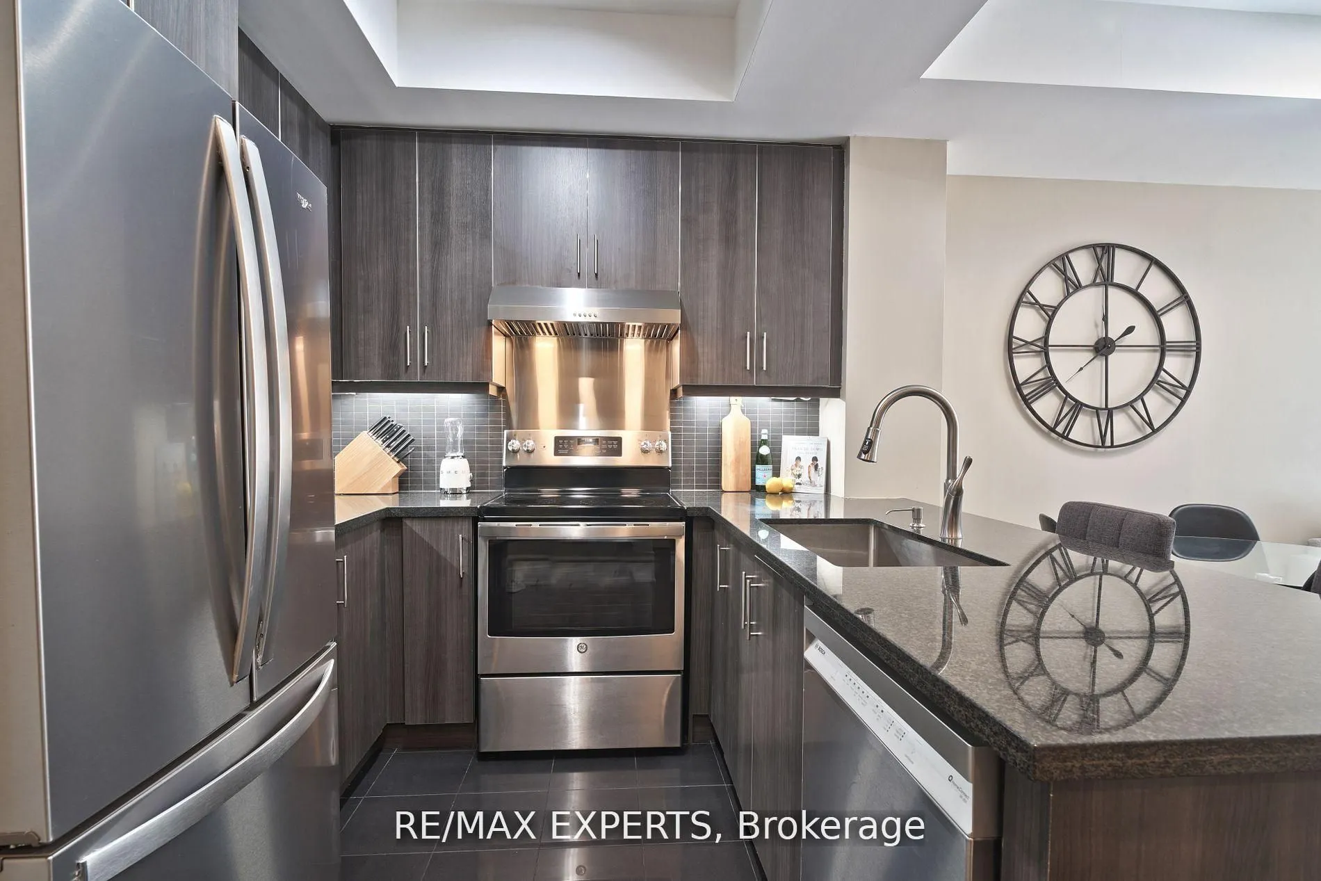 15 James Finlay Way, #1017