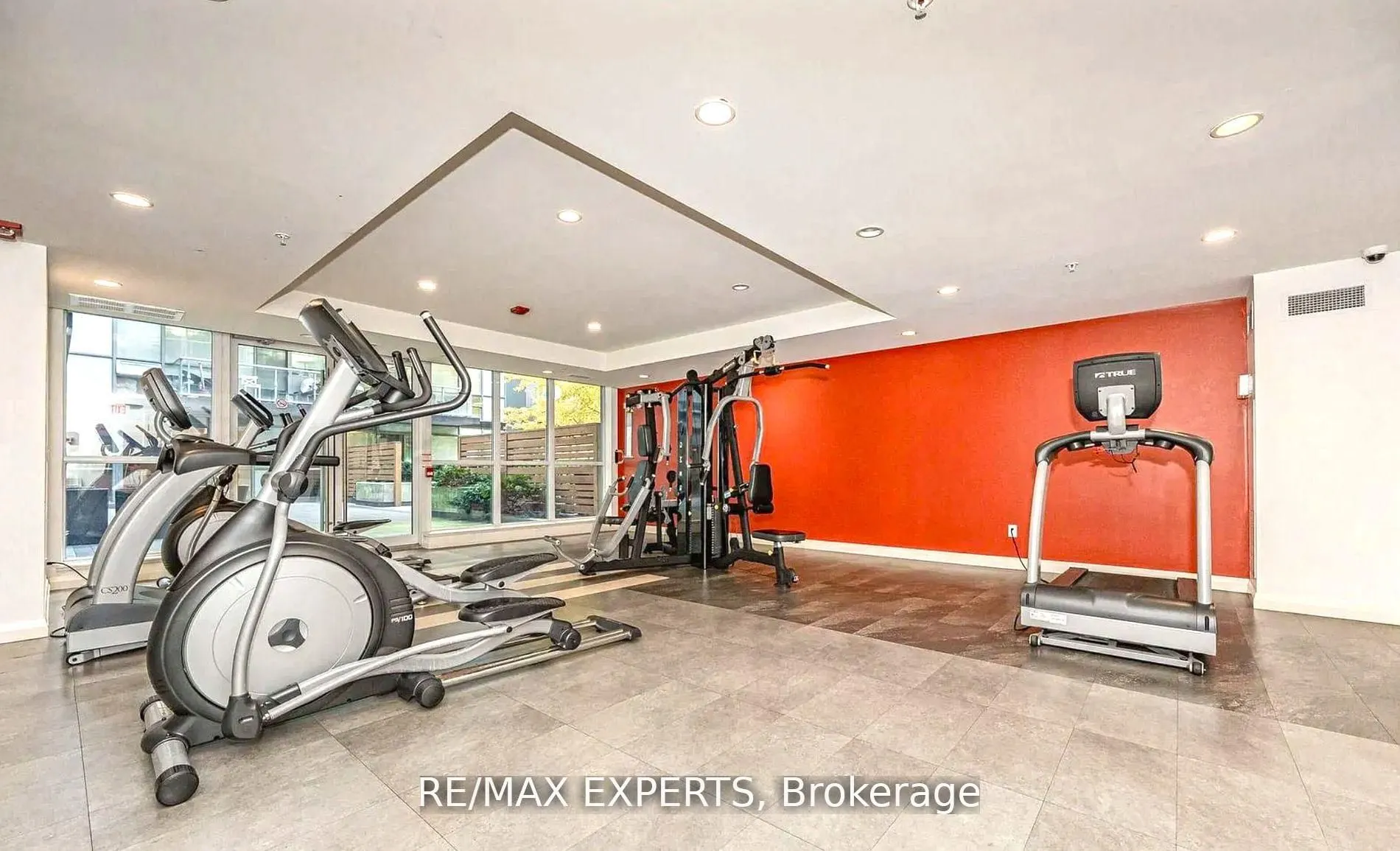 15 James Finlay Way, #1017
