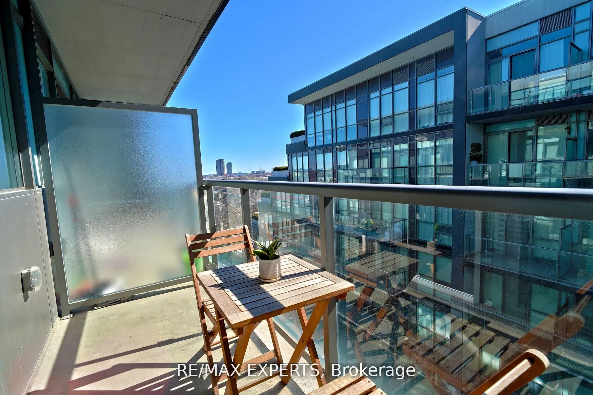 15 James Finlay Way, #1017