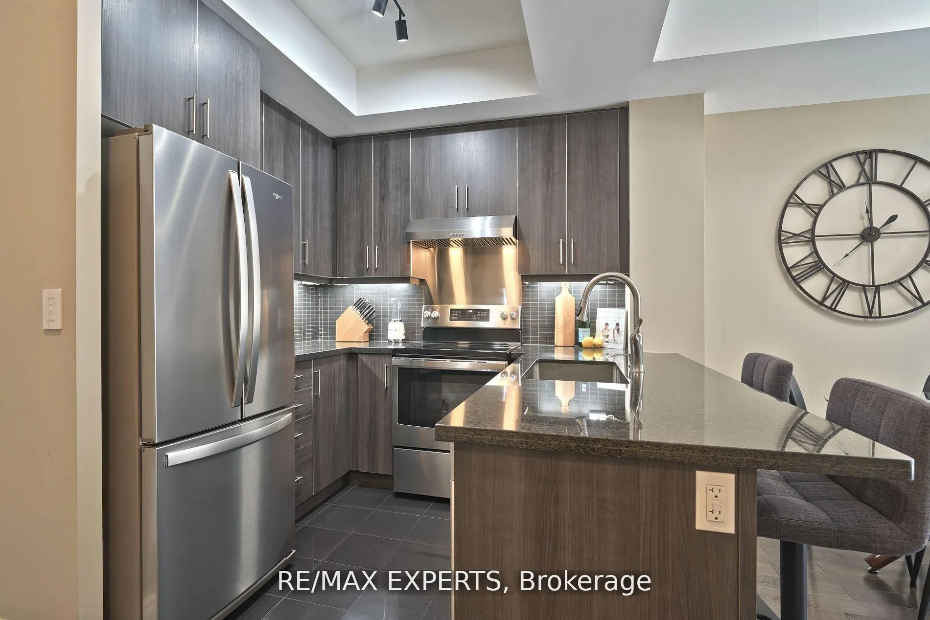 15 James Finlay Way, #1017