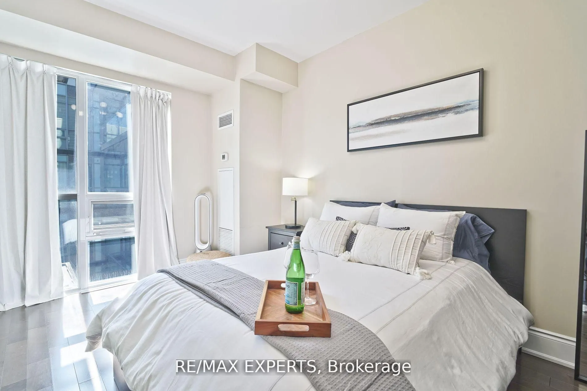 15 James Finlay Way, #1017