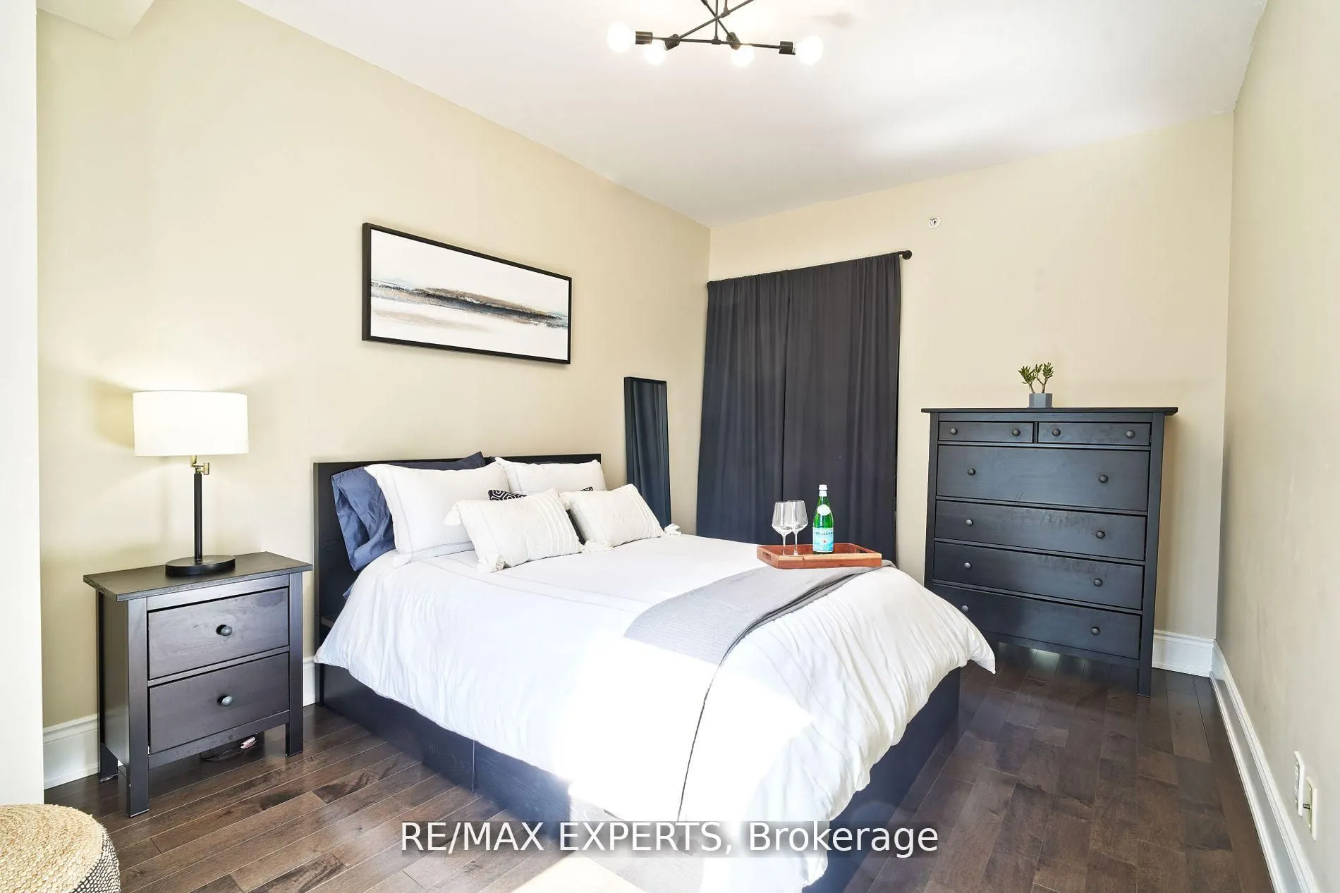 15 James Finlay Way, #1017