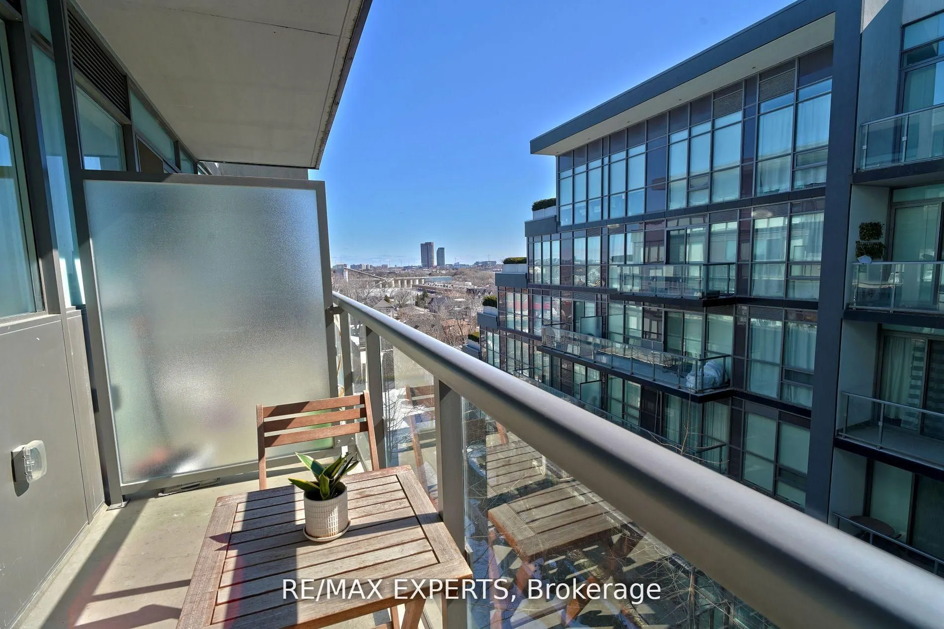 15 James Finlay Way, #1017