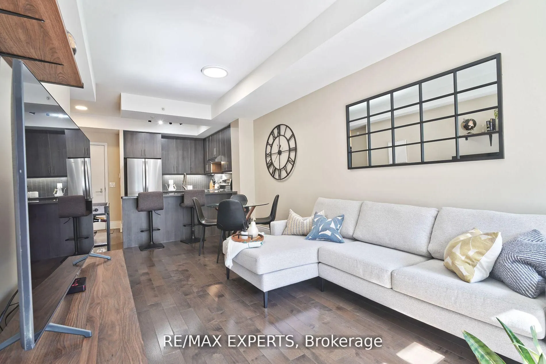 15 James Finlay Way, #1017