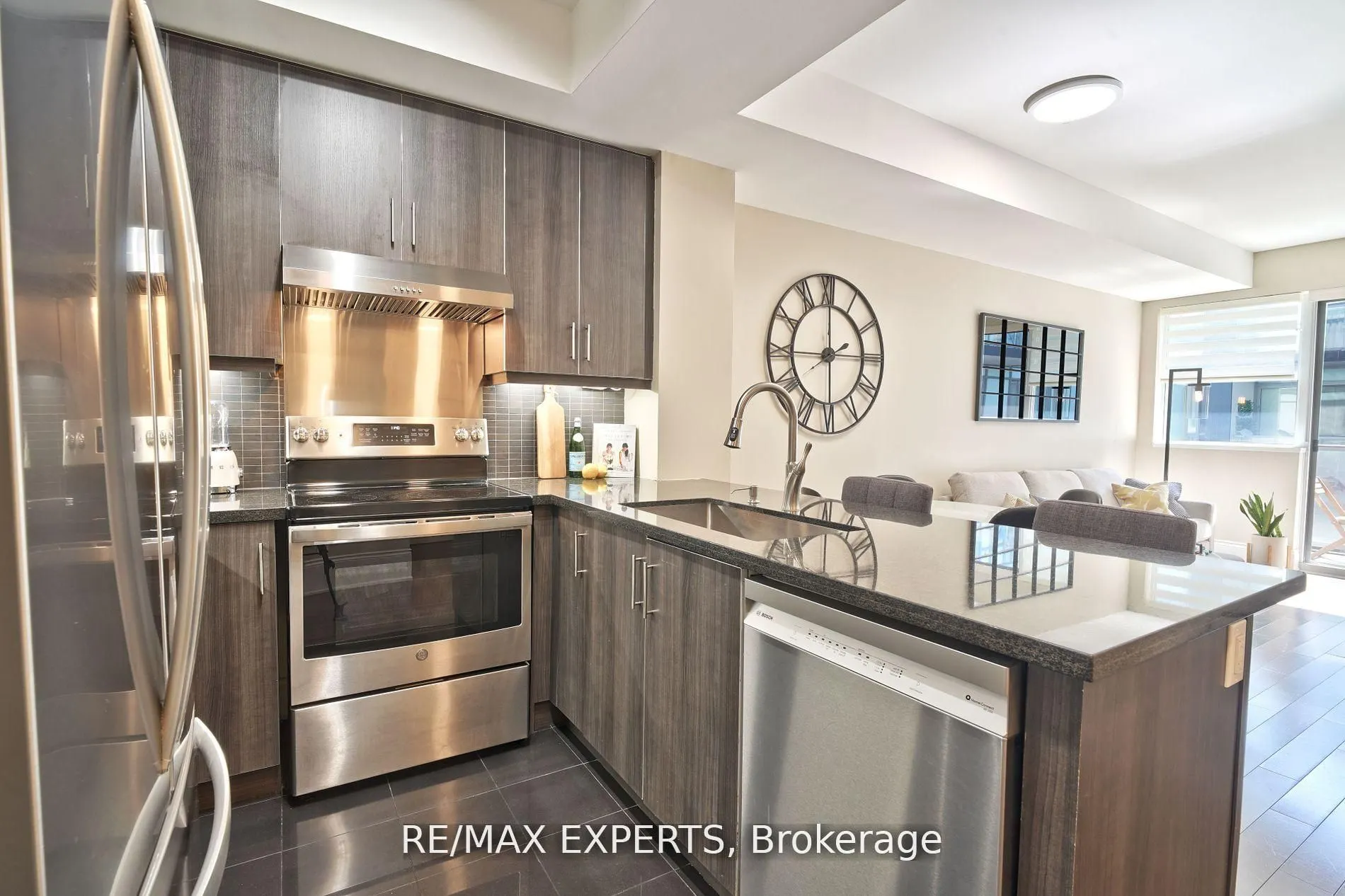 15 James Finlay Way, #1017