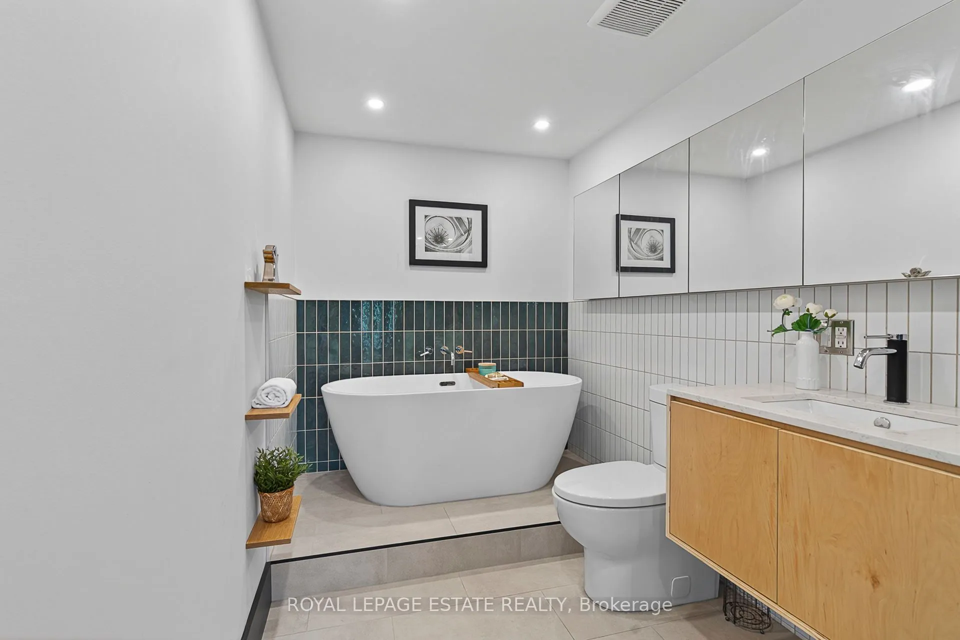 550 Hopewell Avenue, #301