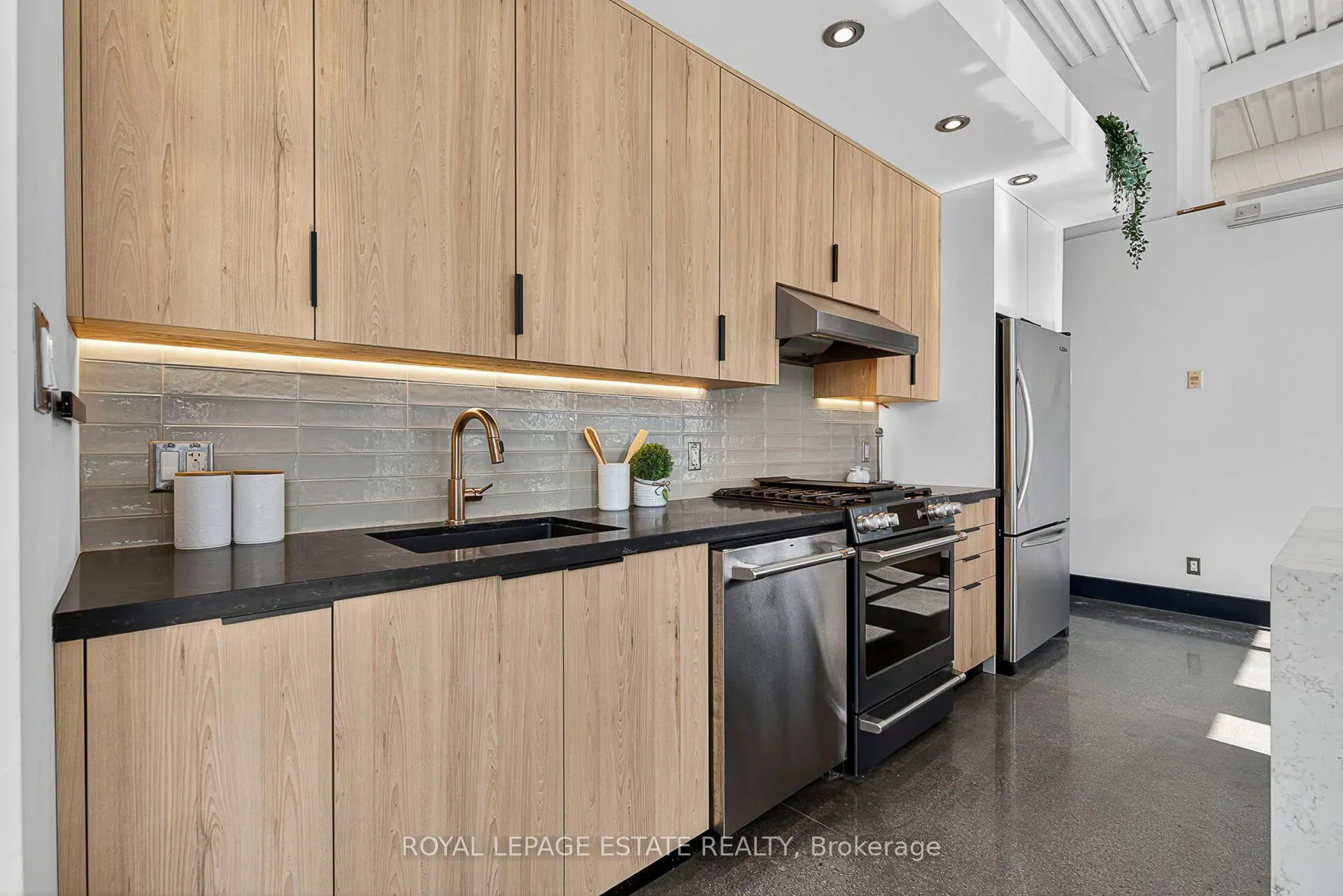 550 Hopewell Avenue, #301