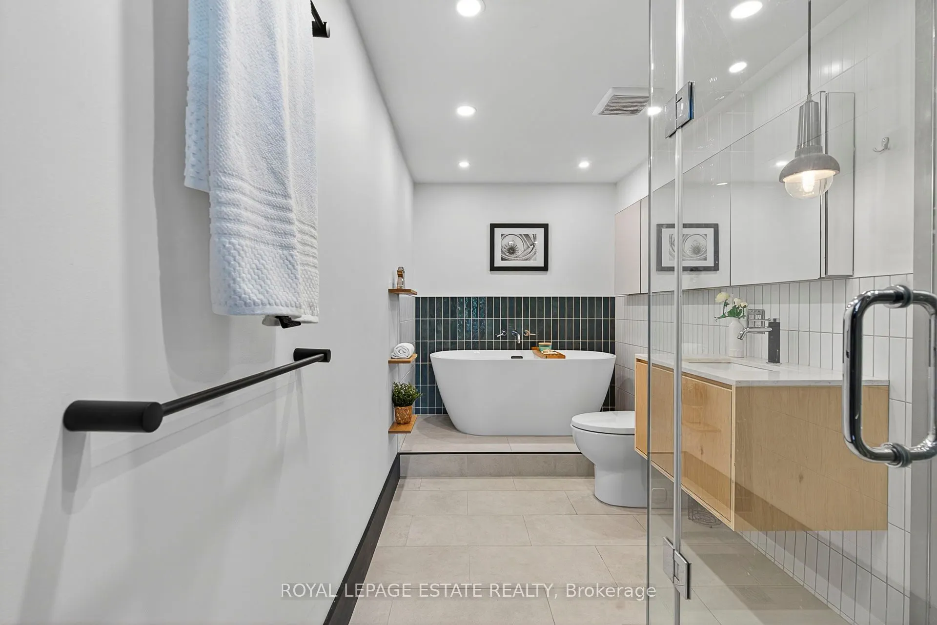 550 Hopewell Avenue, #301