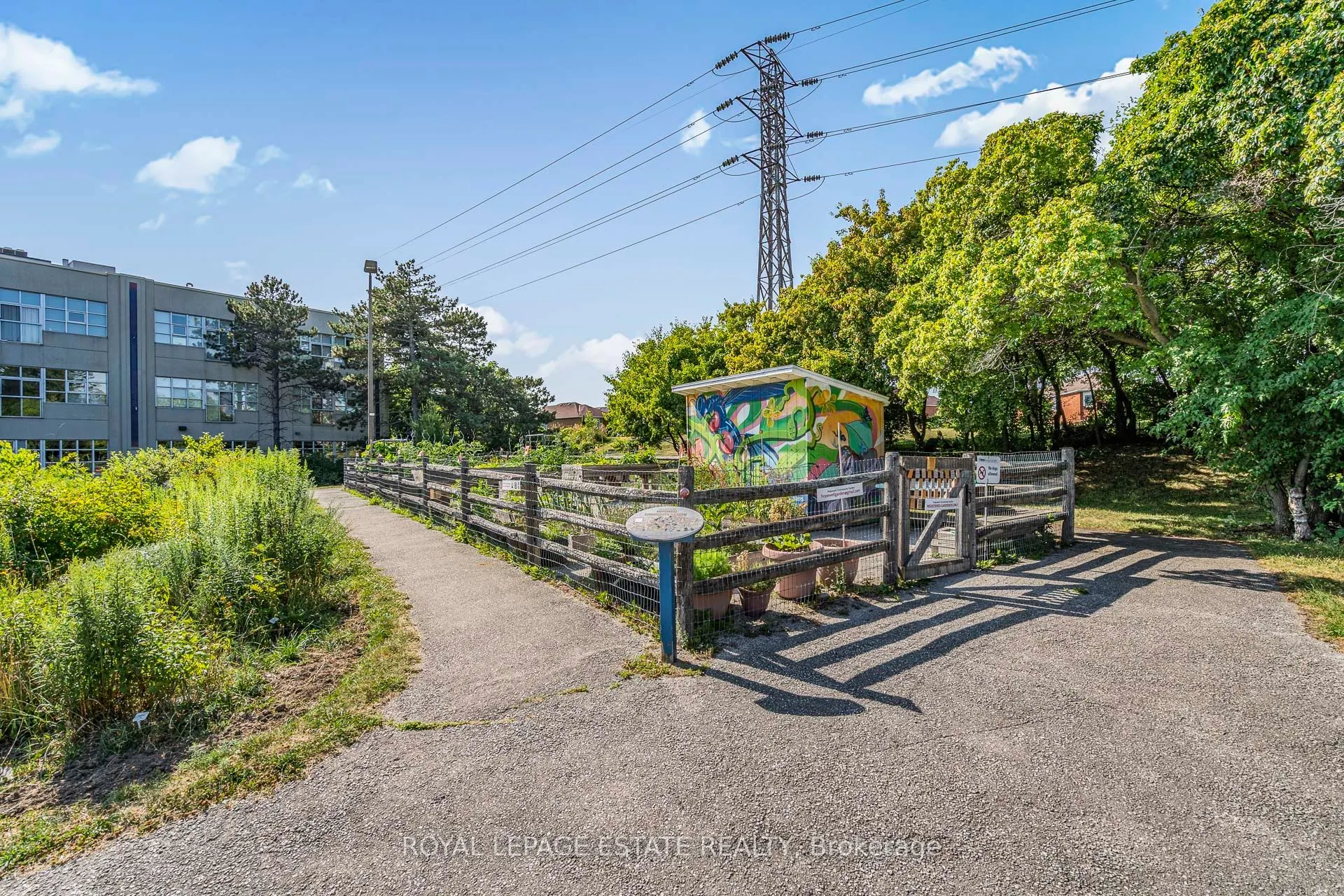 550 Hopewell Avenue, #301