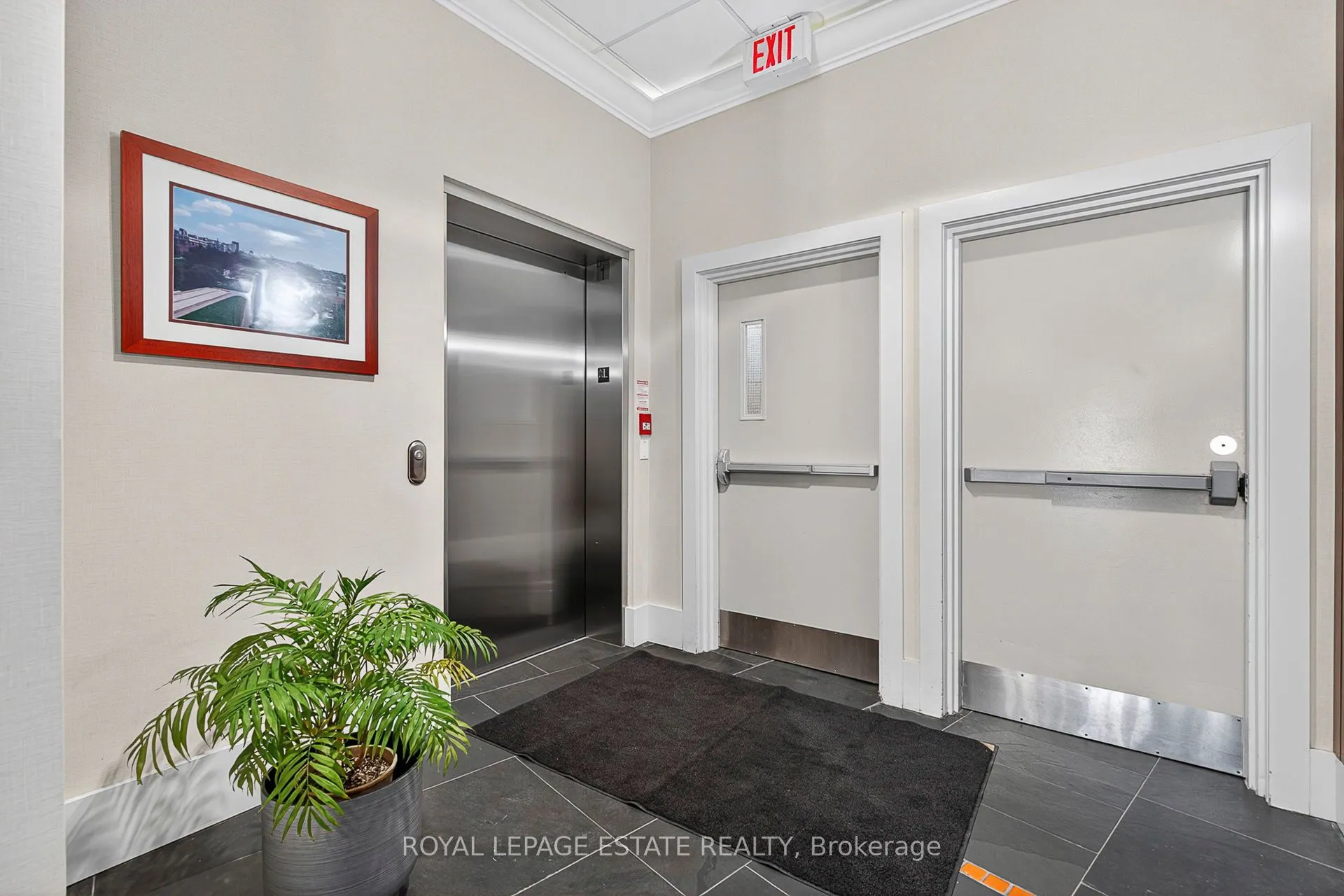 550 Hopewell Avenue, #301