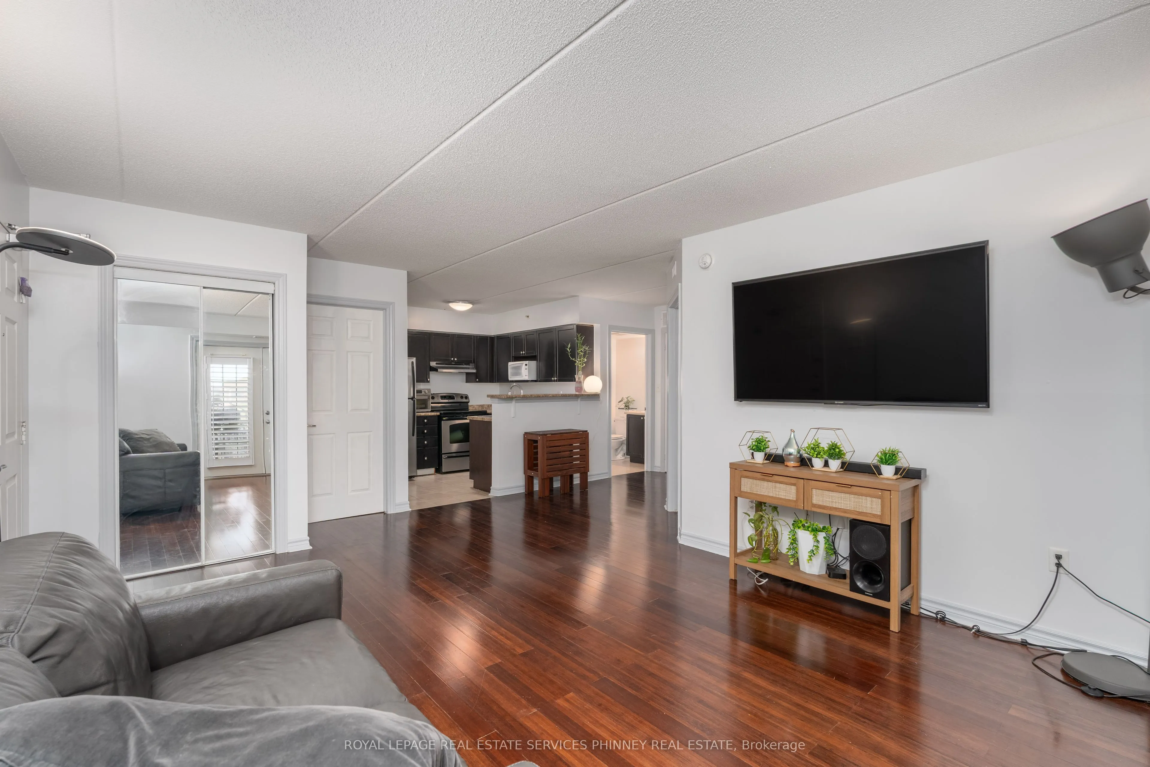 1350 Main Street, #208