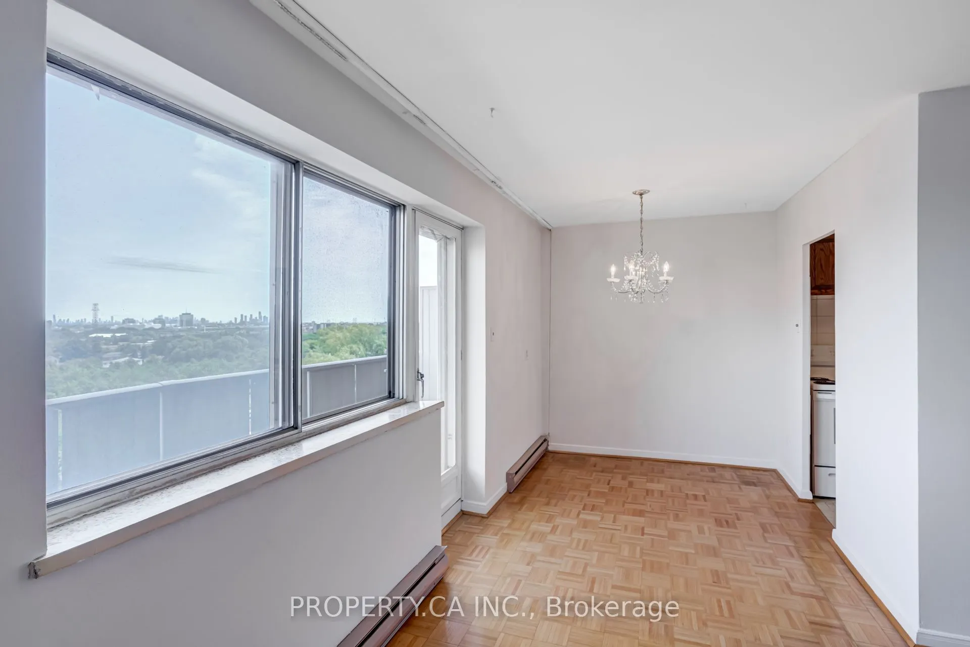 1660 Bloor Street E, #803