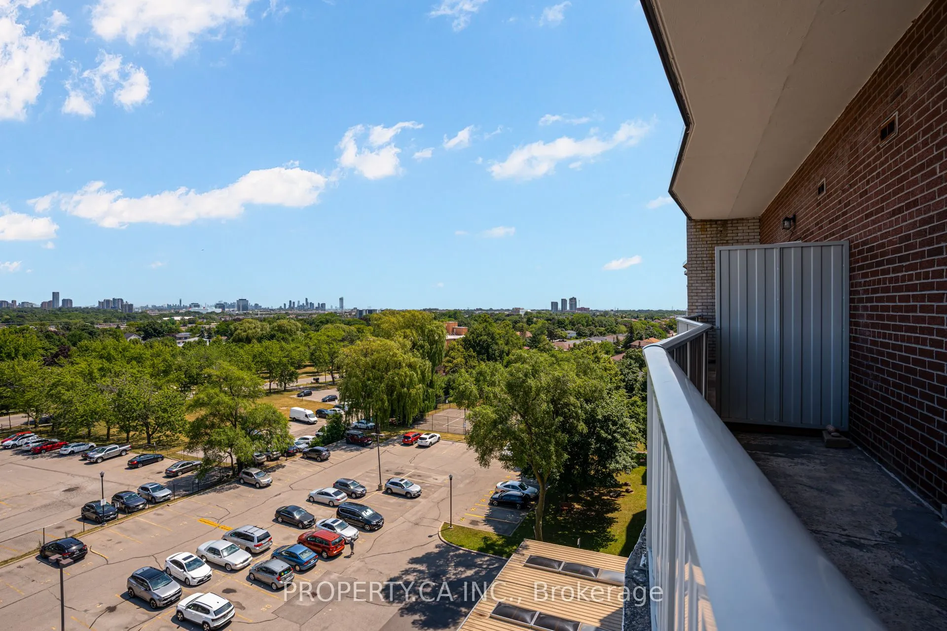 1660 Bloor Street E, #803