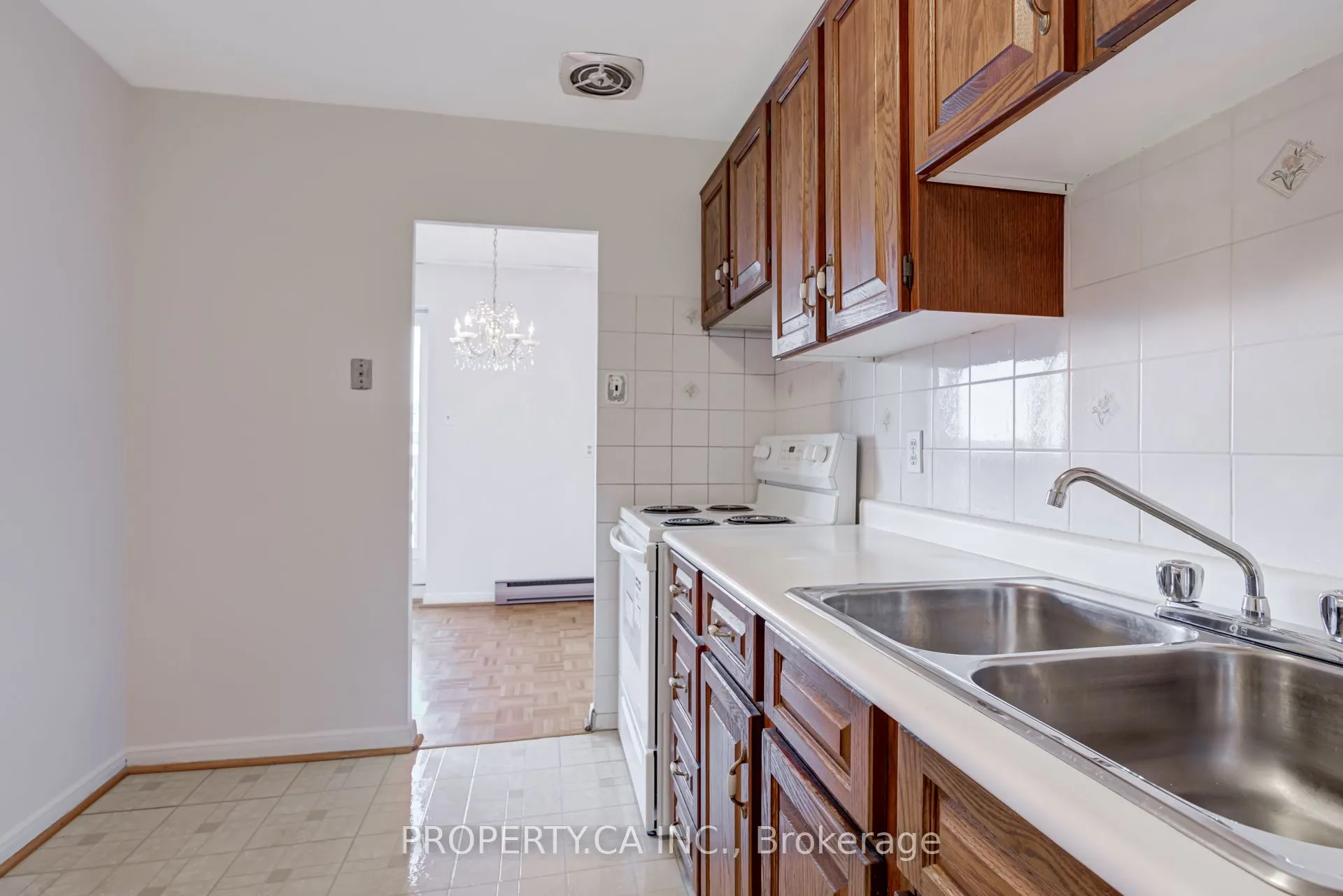 1660 Bloor Street E, #803