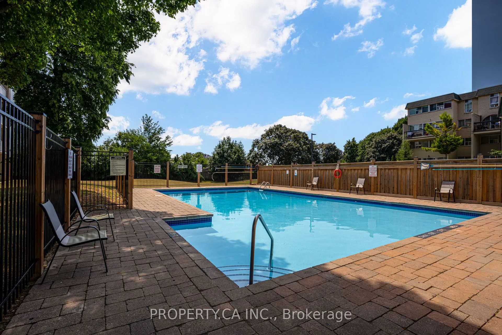 1660 Bloor Street E, #803