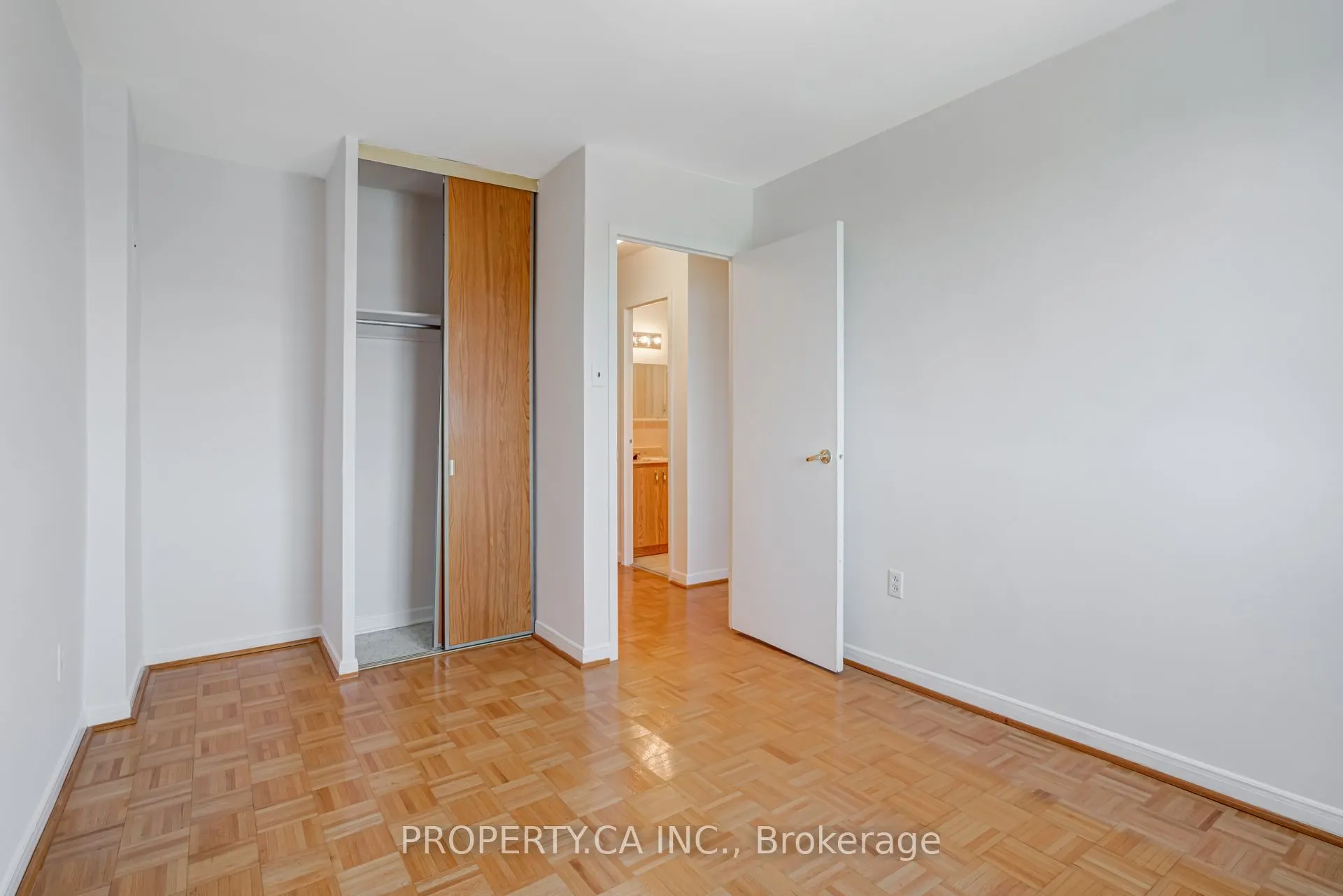 1660 Bloor Street E, #803
