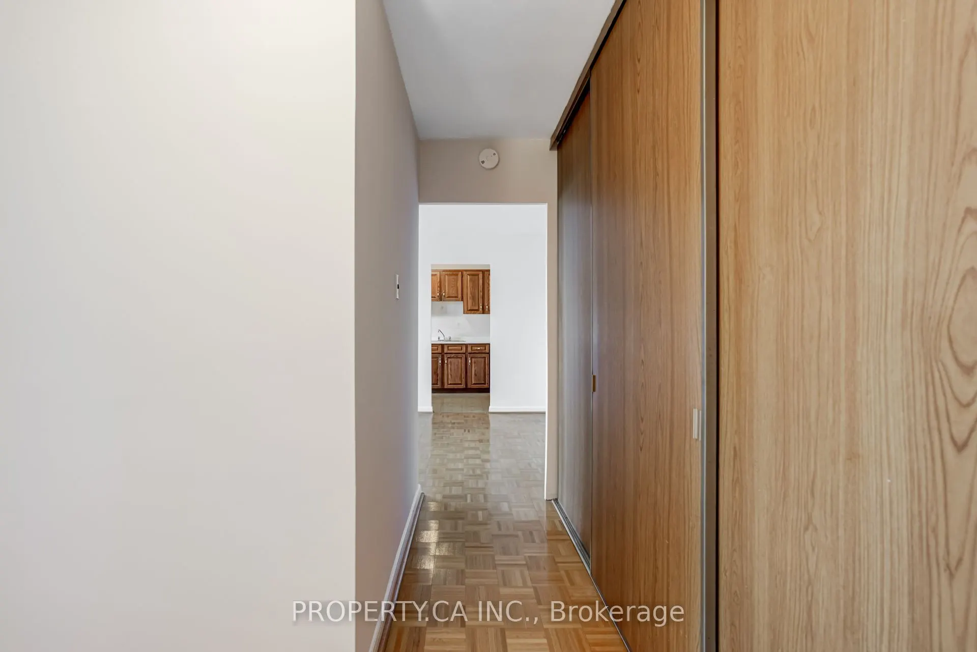 1660 Bloor Street E, #803