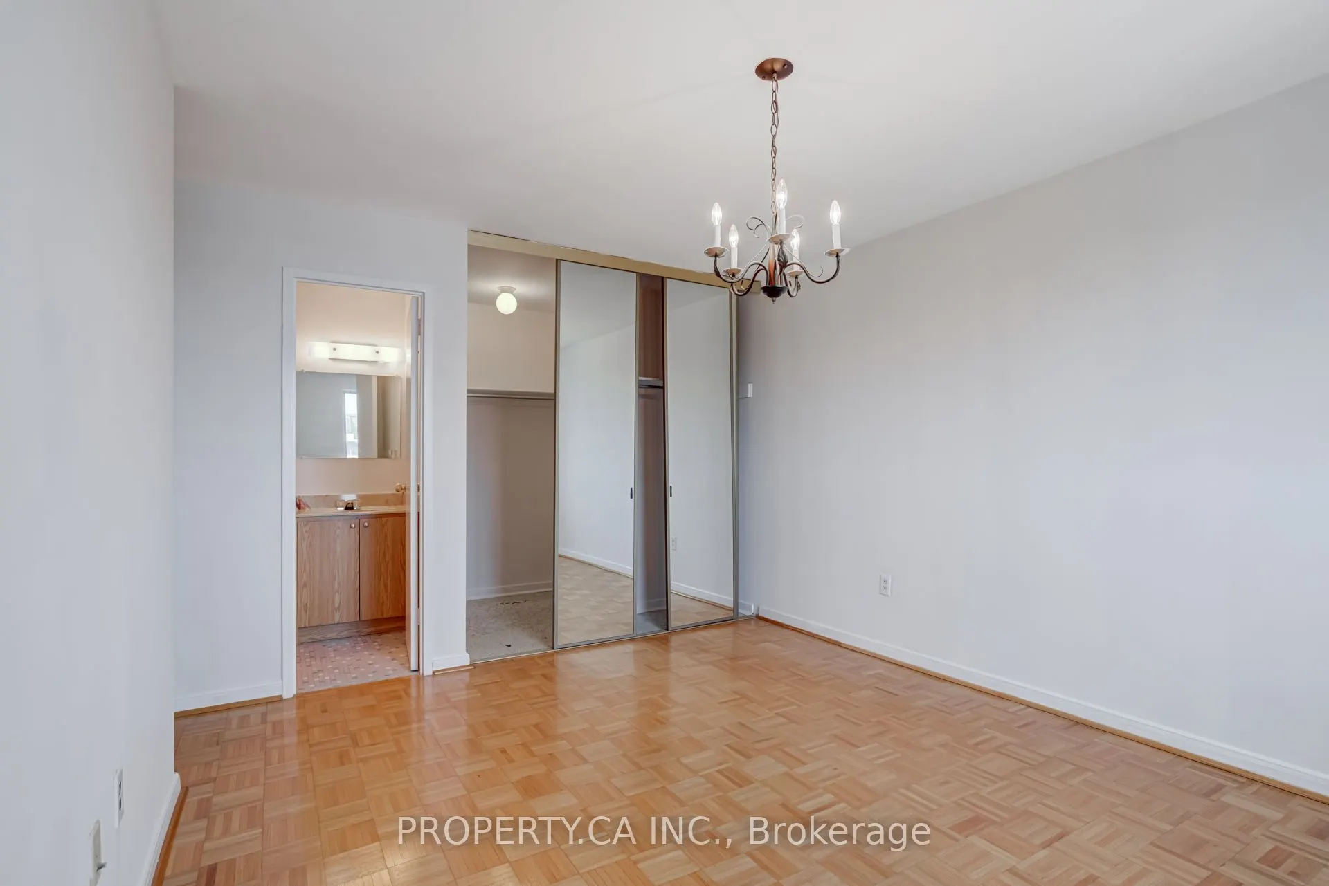 1660 Bloor Street E, #803
