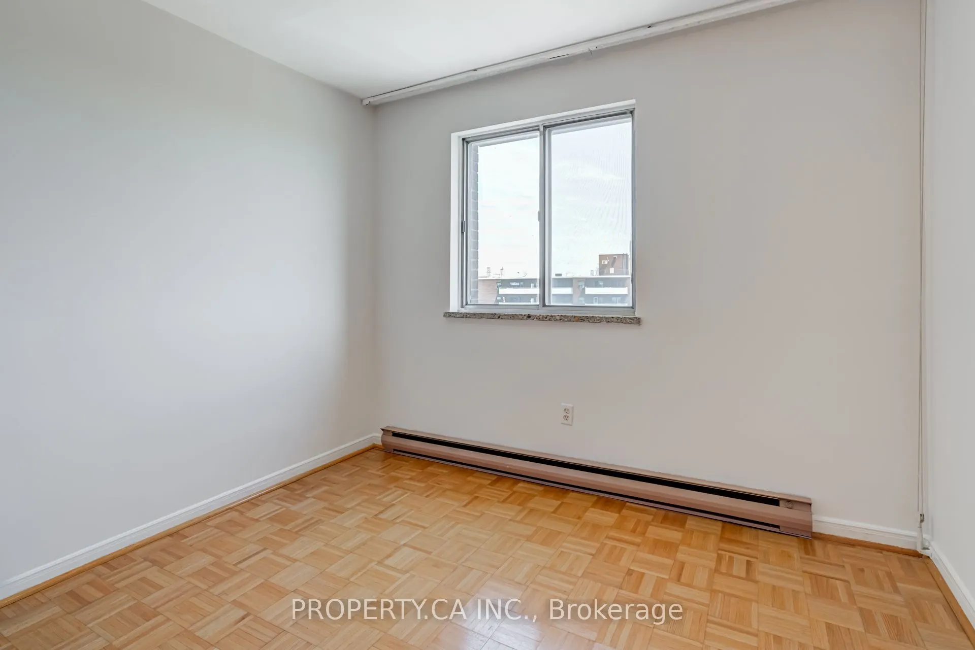 1660 Bloor Street E, #803