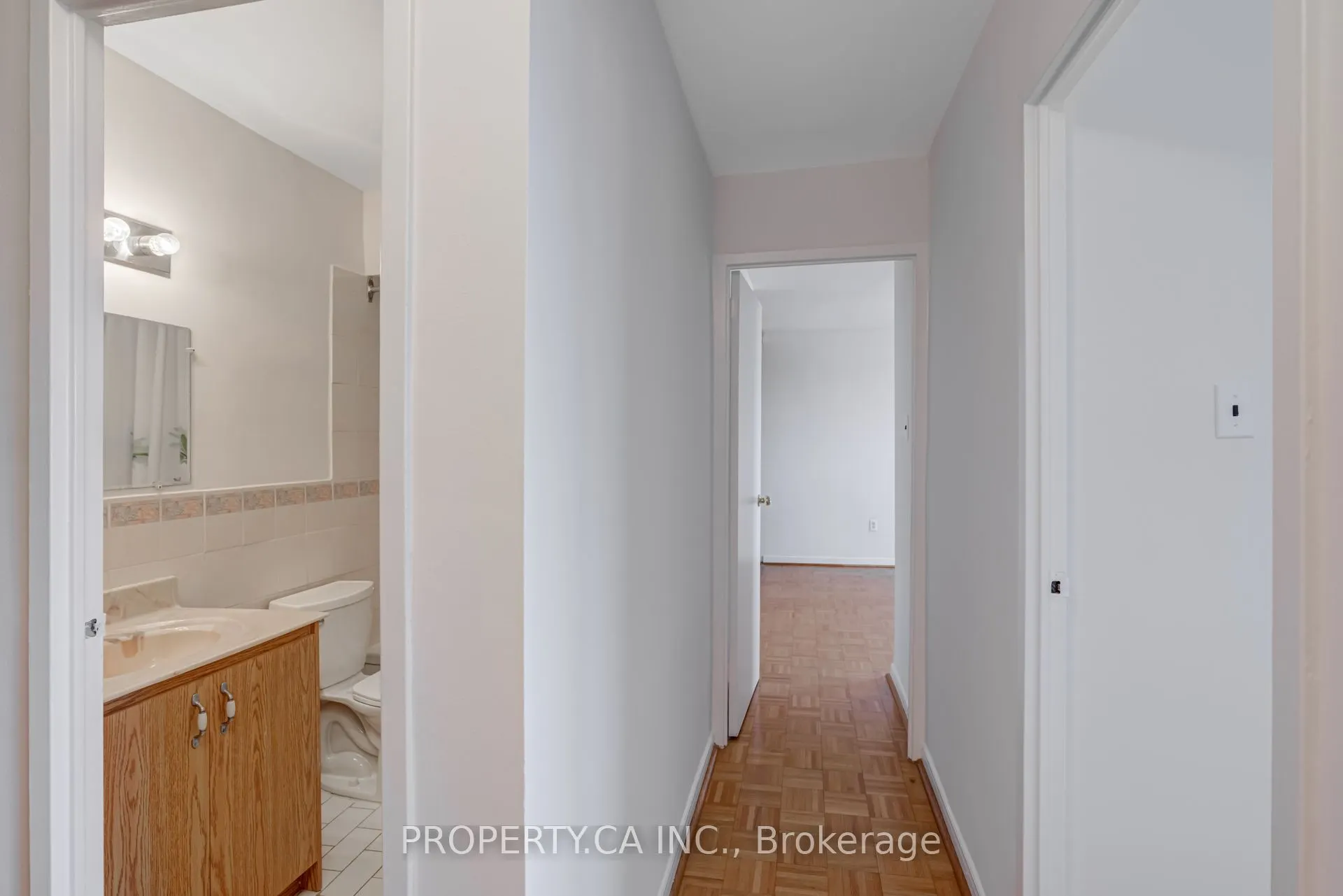 1660 Bloor Street E, #803