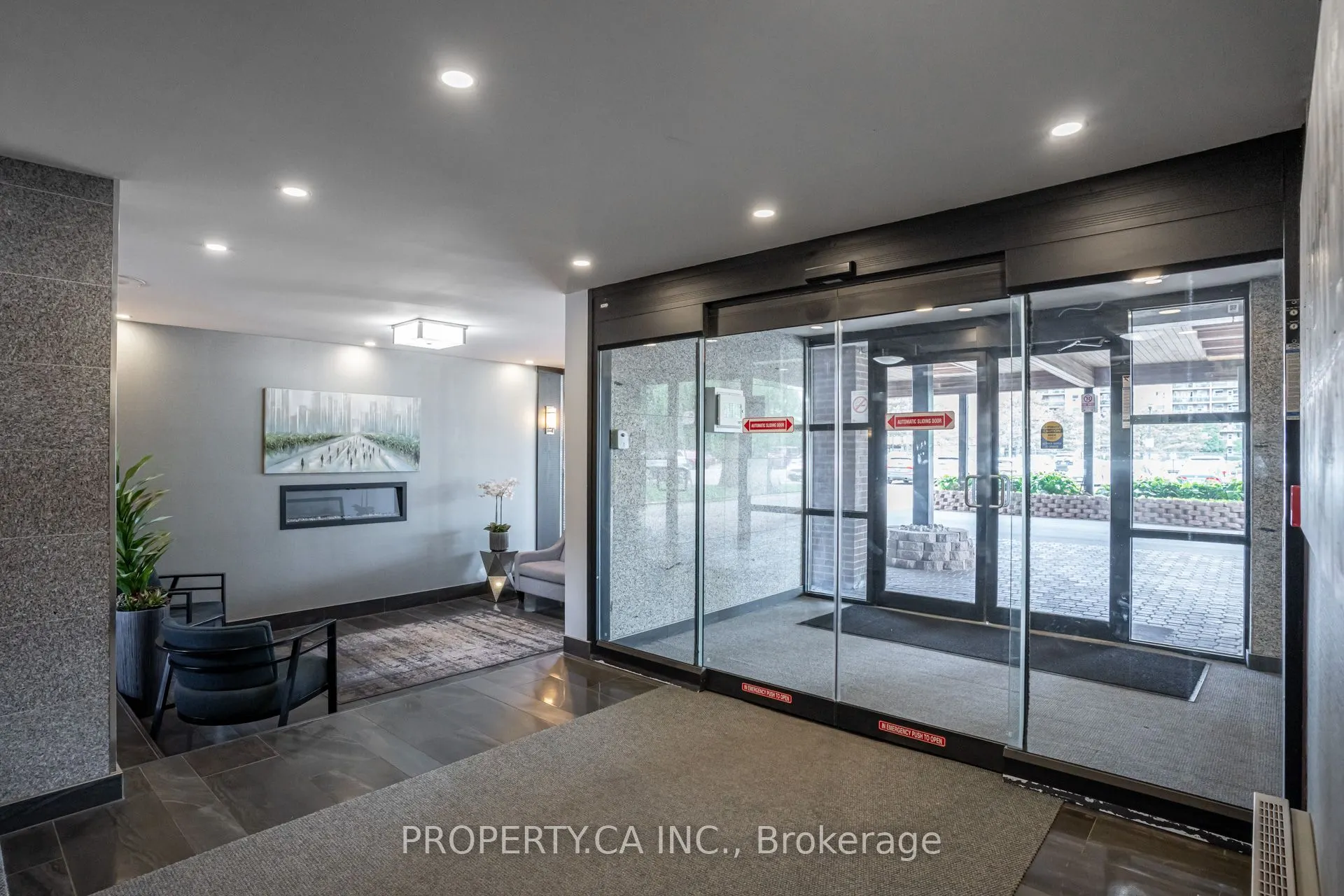 1660 Bloor Street E, #803